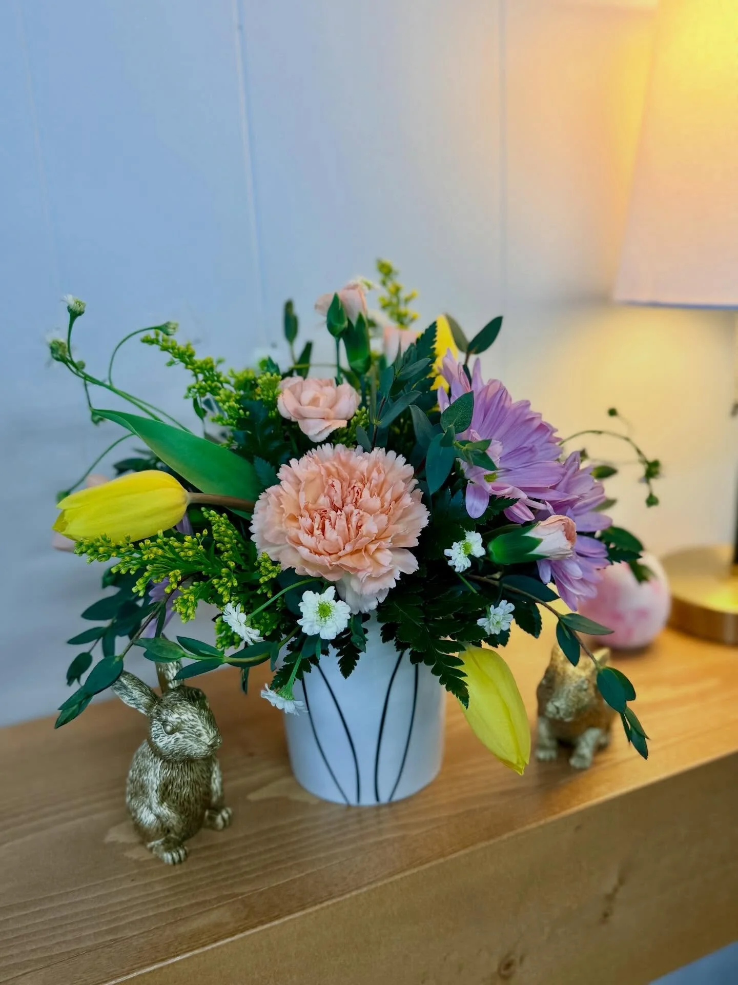 April showers 🌧️💦bring May flowers!!🌼 
Stop by and grab a cute little centerpiece for that hostess this Easter holiday! 

Open all today 9am-4pm and Saturday 9am-12pm. 

📍Flower Cart 
  501 Main St 
  Webster, SD 57274
☎️605.345.3212
flowercartwe