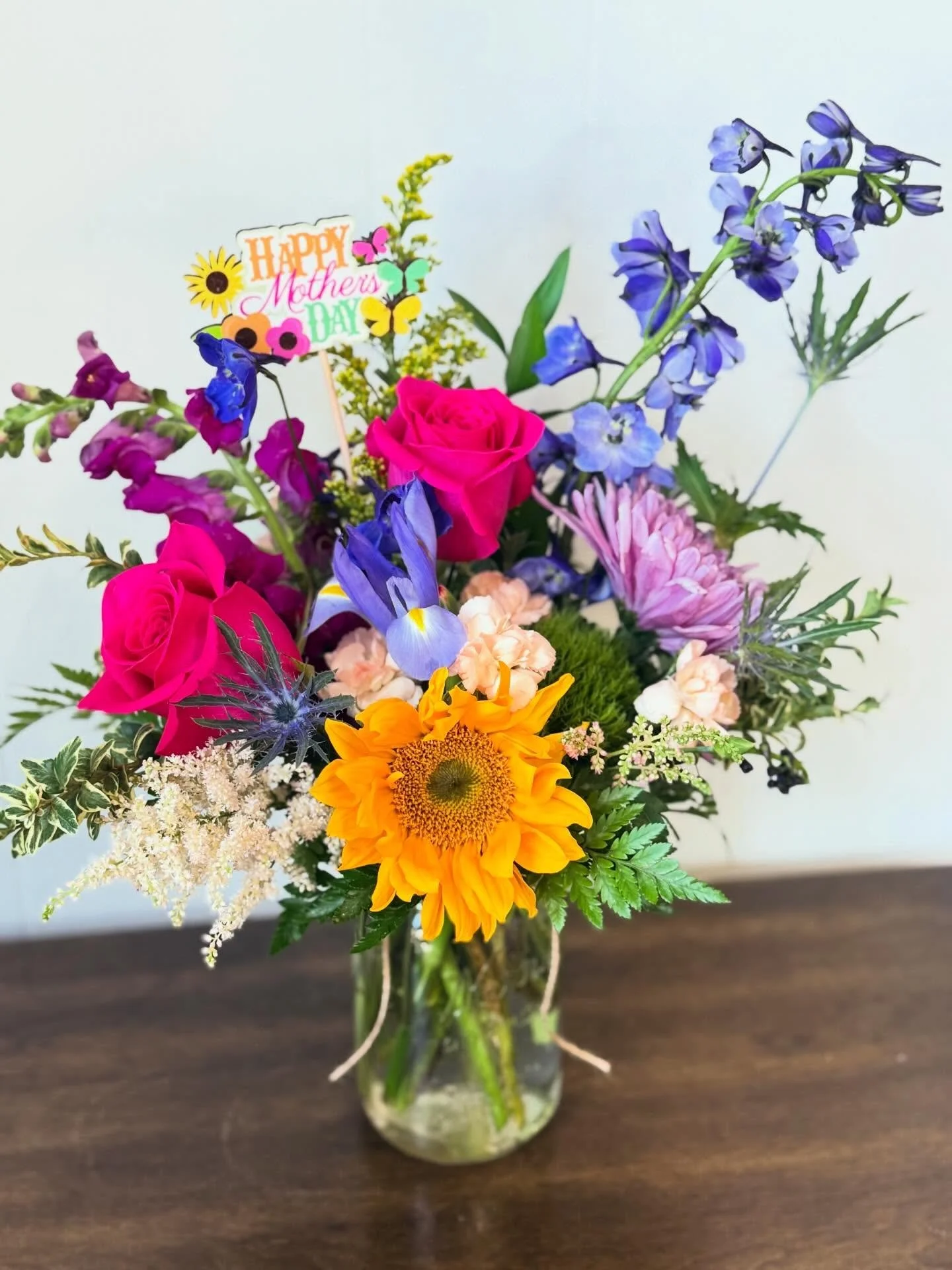 Bright ☀️and colorful 💐on repeat please!!! 

A staple around here! 😊

Let us help make mom feel extra special this Mother&rsquo;s Day🌷

📍Flower Cart 
  501 Main St 
  Webster, SD 57274
☎️605.345.3212
flowercartwebstersd.com
M-F 9:00am-4:00pm; 
SA
