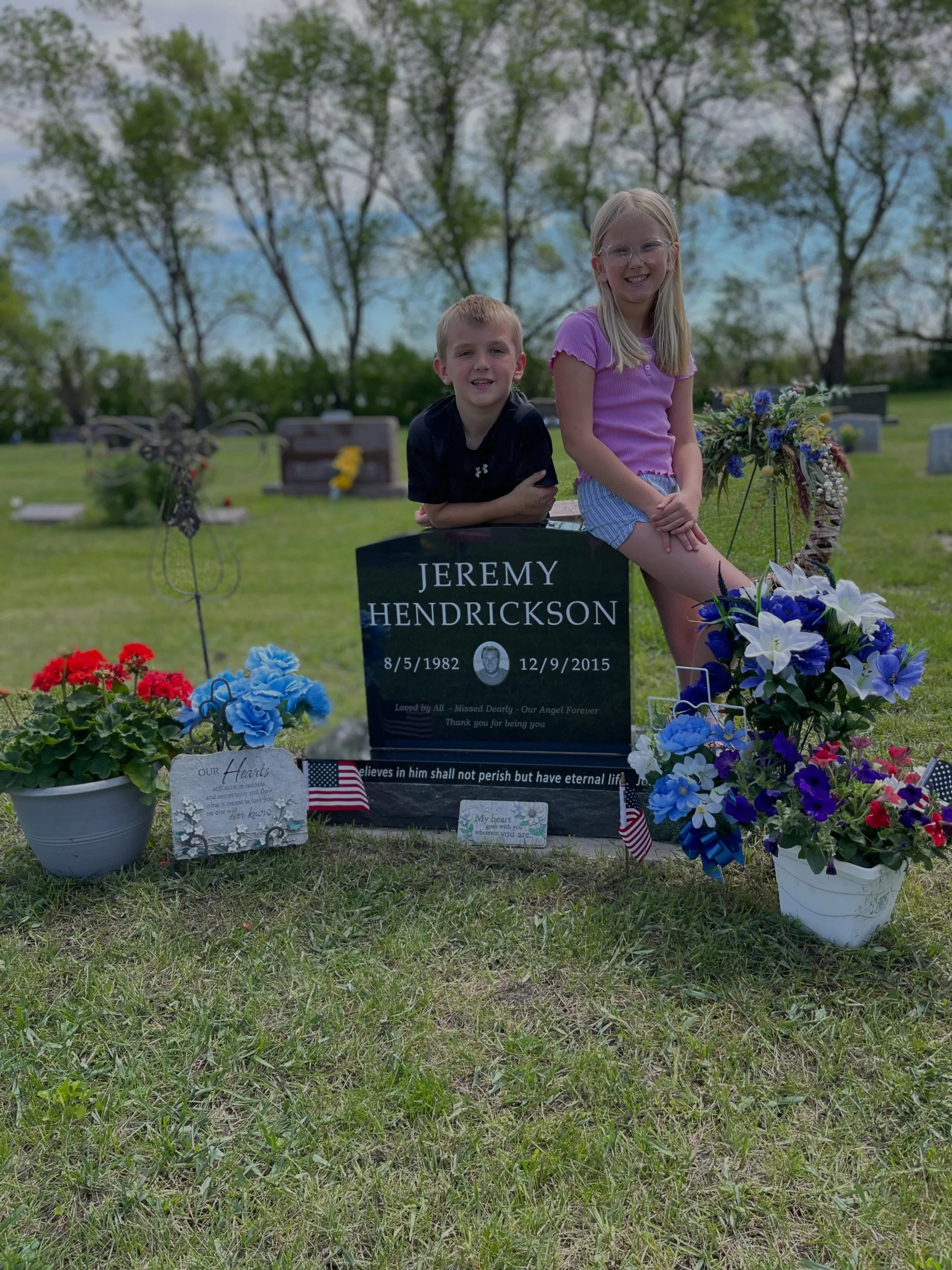 Memorial Day is a pretty special holiday to owner, Leslie Hendrickson and her family, as they honor their loved ones who have passed. 

Showing extra love with beautiful florals on Memorial Day is what Leslie and her children love to do!

Now is the 