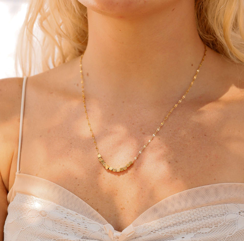 NECKLACE.png