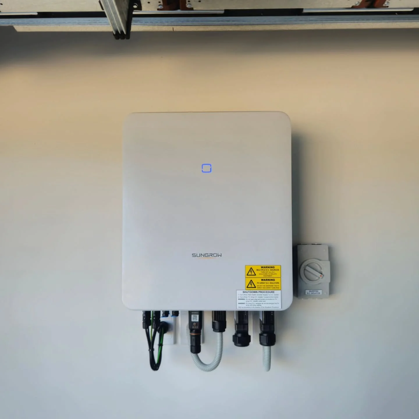 13.2kW of clean energy power with a 10kW Sungrow hybrid inverter, battery-ready for future upgrades! Just in time too... the new Federal Government solar rebate kicks in July 1st. Ready to slash your bills and future-proof your energy? Let's talk!