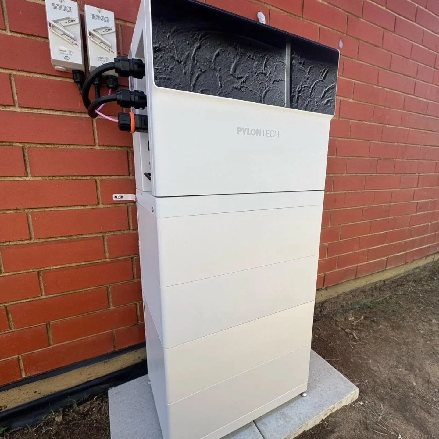 ⚡ Big milestone for Precision Energy, we have just completed the first Pylontech Force H3X installation in Australia (outside of test sites)

This system pairs an 8kW inverter with a 20kWh battery, giving the customer serious backup and solar storage