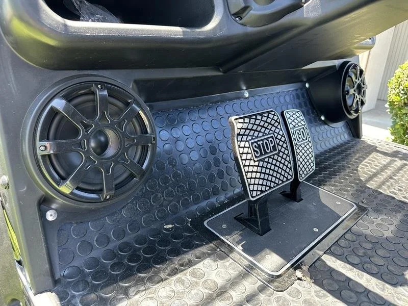Premium sound system and easy to use stop and go pedals.