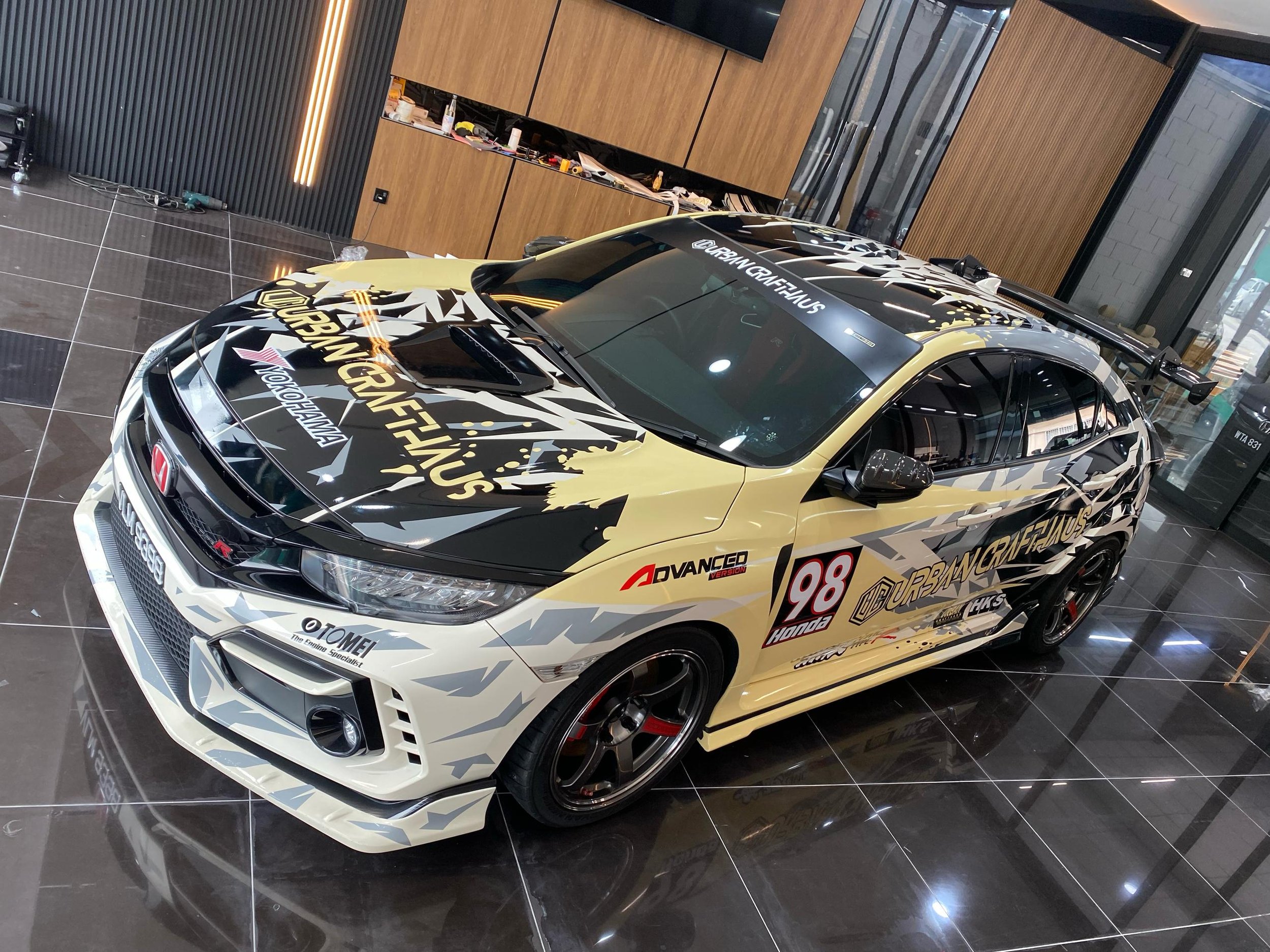 Honda Civic Type-R (FK8)
Fully customized livery - Urban Crafthaus
