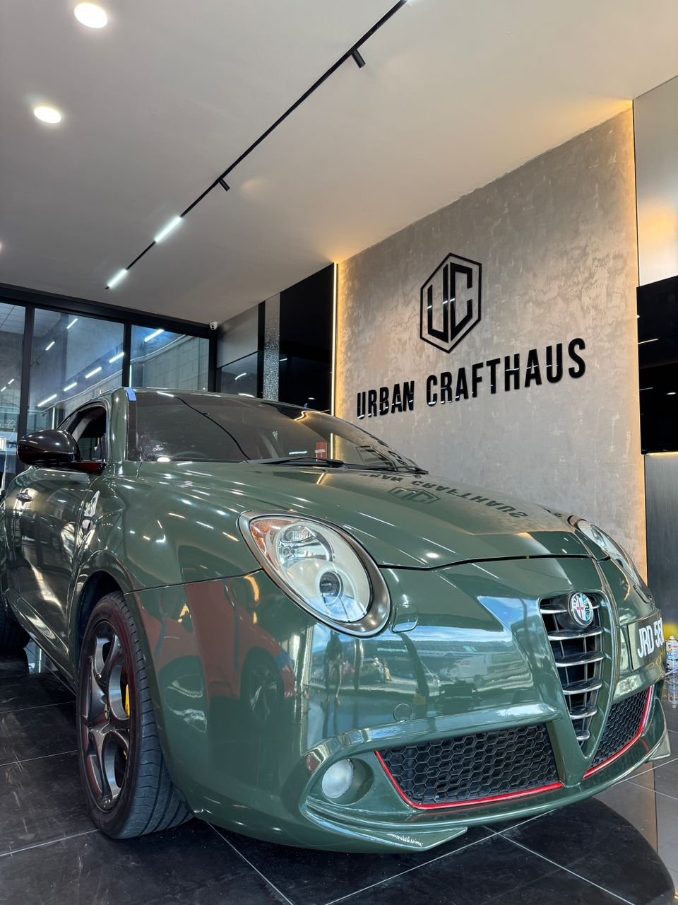 Alfa Romeo - Black Olive