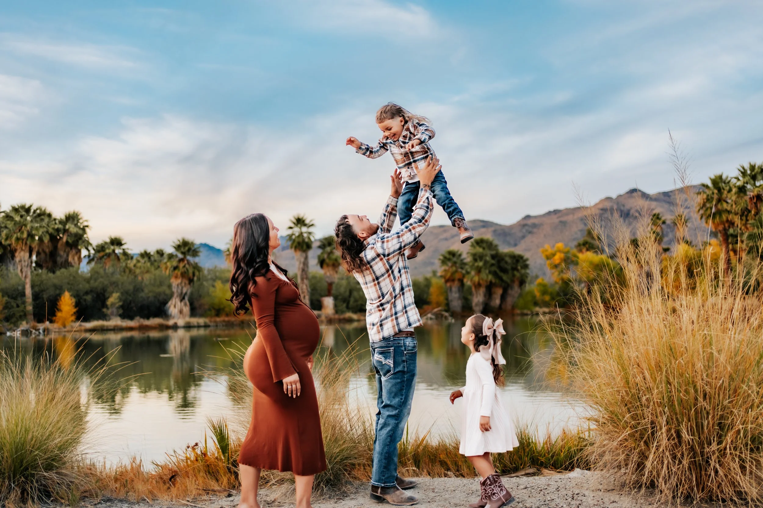 What to Wear to Your Tucson Family Photoshoot: 5 Style Tips