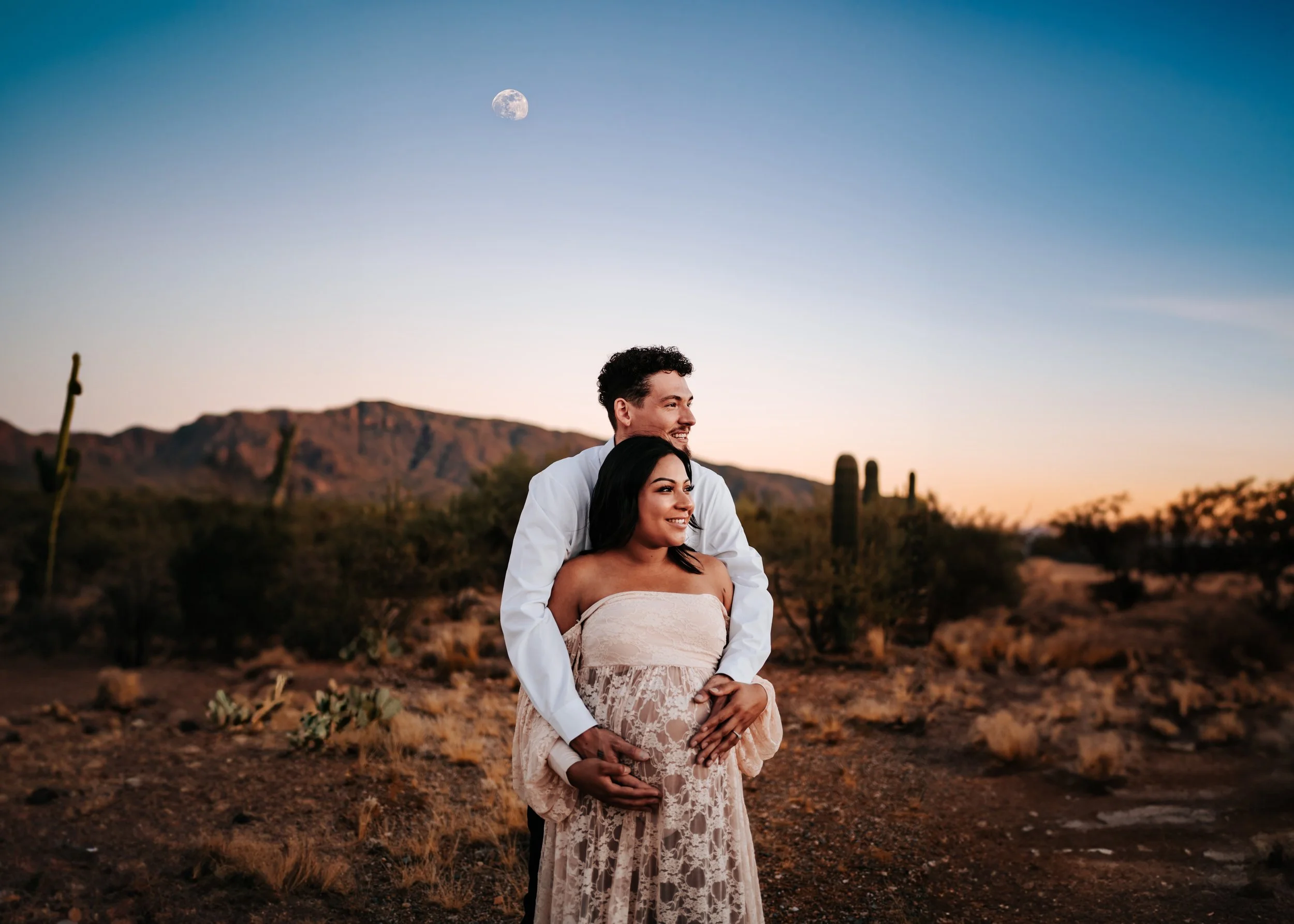 What to Wear for Maternity Photos in Tucson