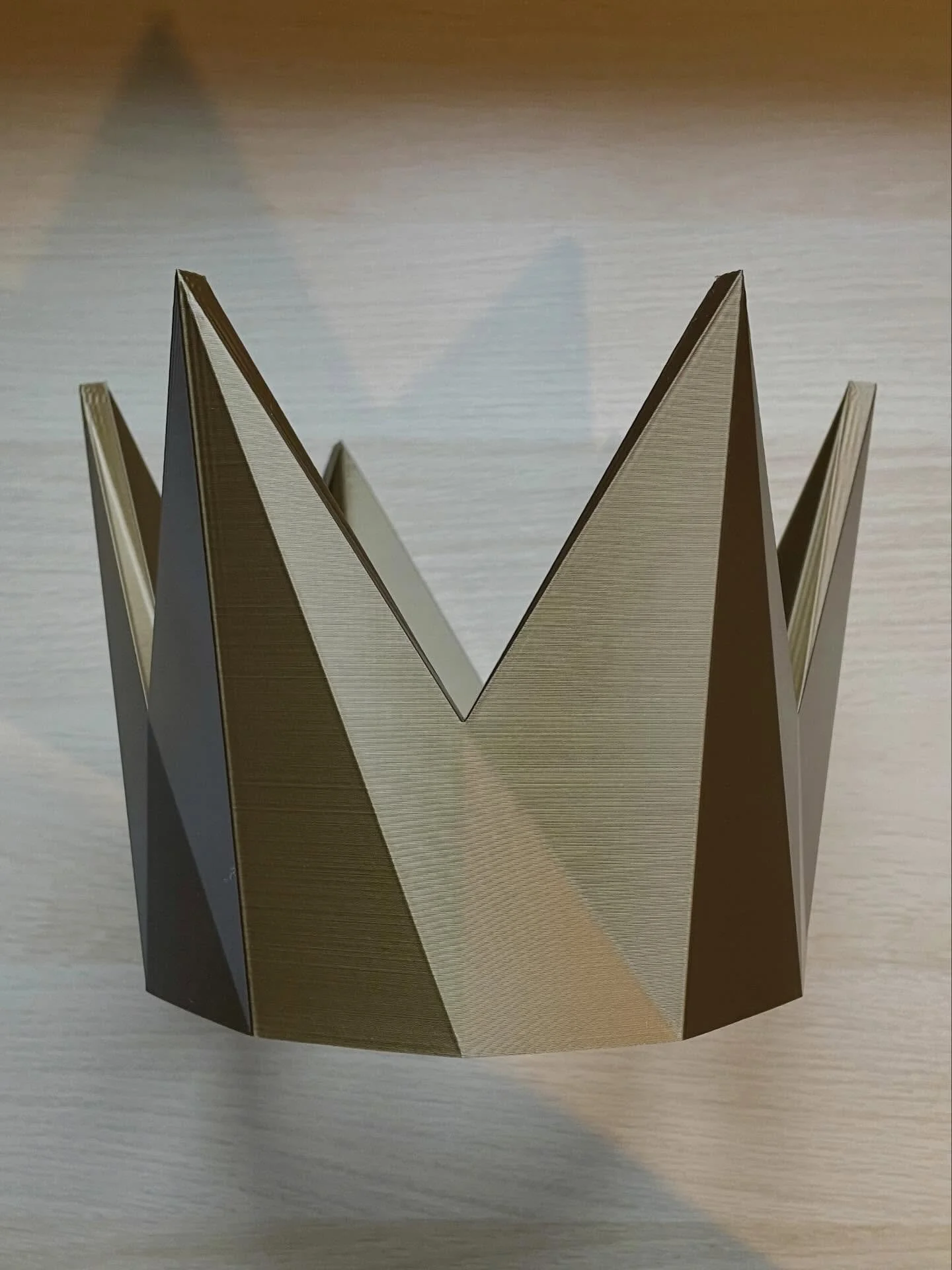Recently printed this crown for a client!
Super satisfying job + came out so clean. If you need something 3D printed click the link in bio or message me to bring your project to life!
#3dprinting #uk3dprinting #custom3dprint #makers #3dprintservice