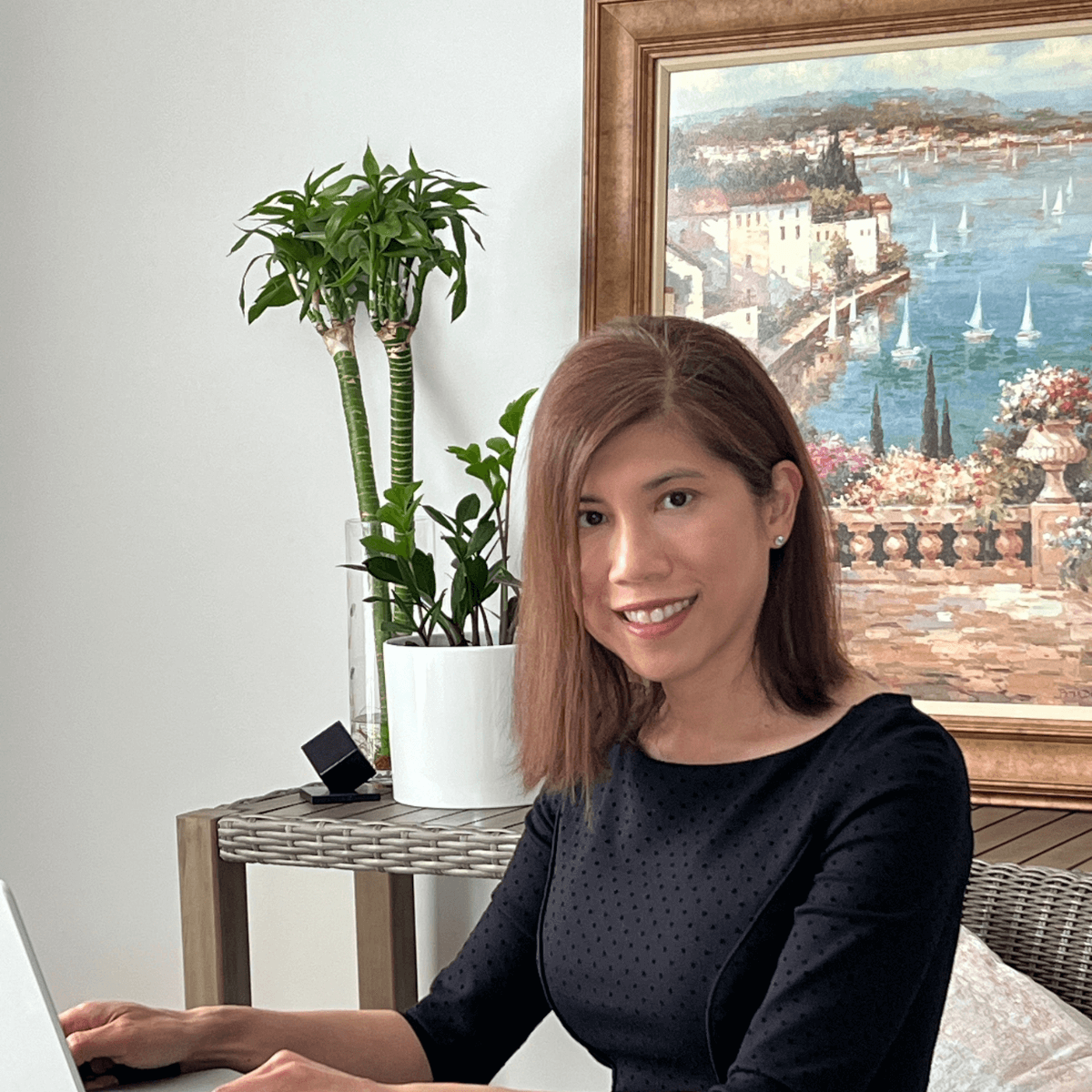 Burnout coach and career strategist, helping high-achieving professionals recover from burnout