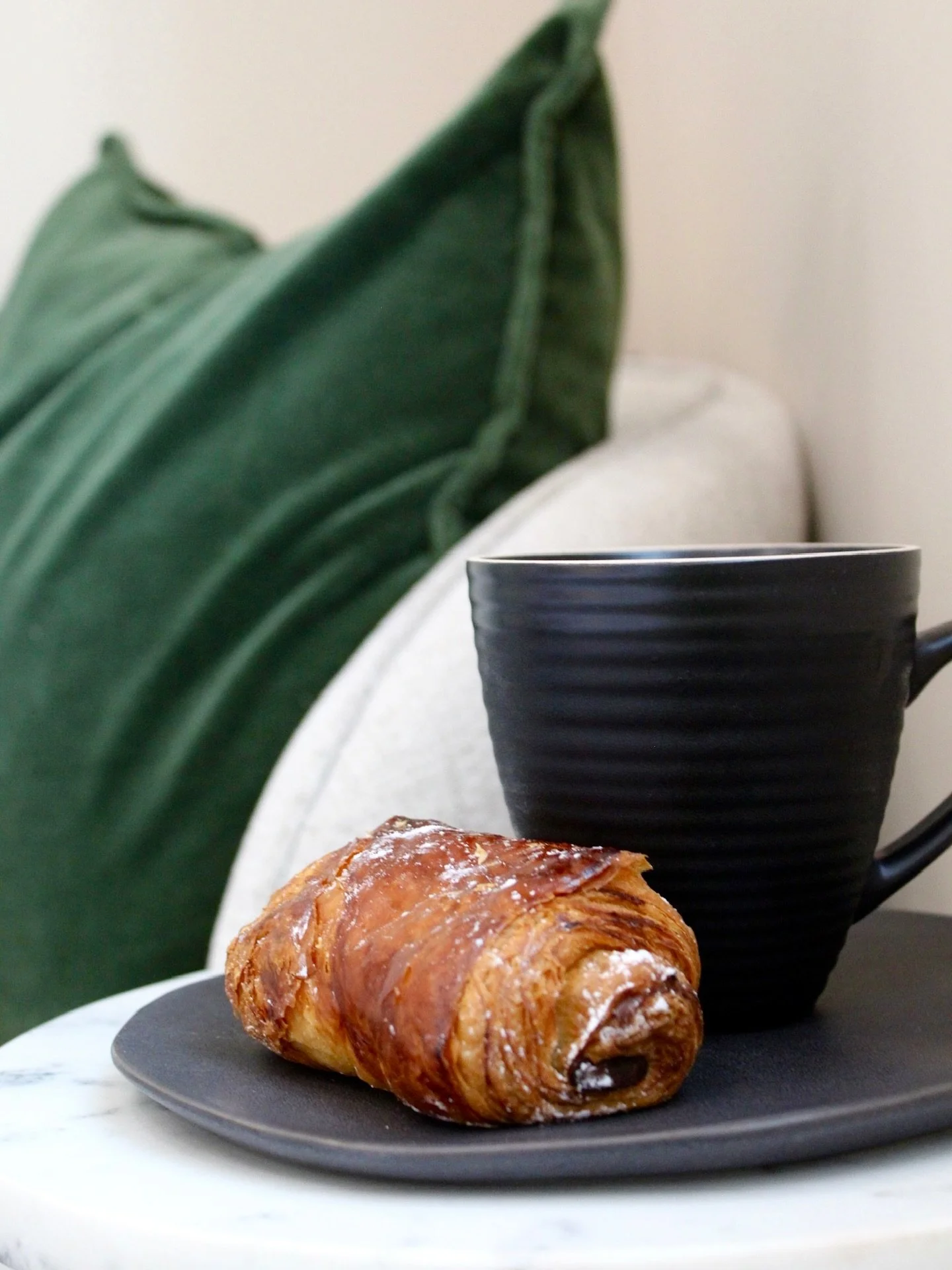 🥐☕️
&bull;
&bull;
&bull;
#keywest#vacation#florida#family#keyslife#fun#island#trips#rentals#beach#pool#condo#comfy#stay#explore#duval#cozy