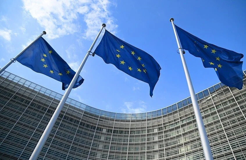 المفوضية الأوروبية تقترح استئناف اتفاقية التعاون مع سوريا بالكامل ورفع الرسوم الجمركية