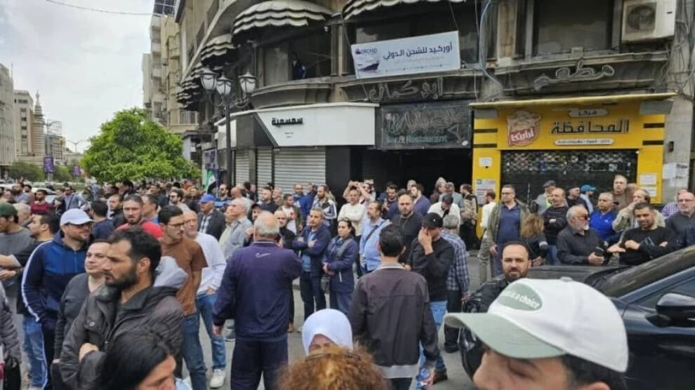 اعتصام "قانون وكرامة" في دمشق.. مطالب معيشية وسياسية تصطدم بـ"التحريض والاعتداء"