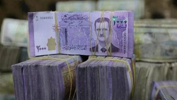 منع "العملة القديمة" في حلب يثير المخاوف من نشوء "سوق سوداء"