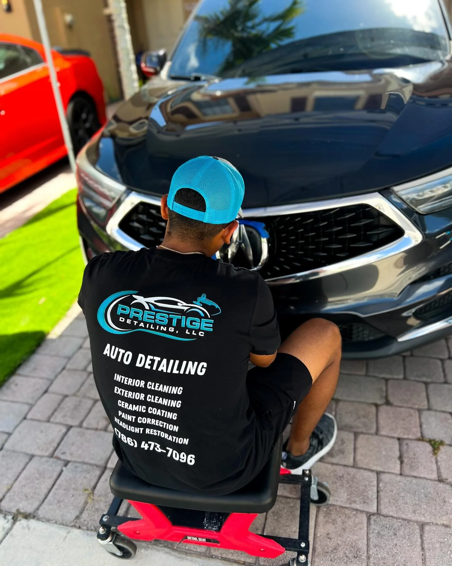 Revitalize your car with our top-notch car detailing services. ✨ From meticulous cleaning to flawless polishing, we leave no stone unturned in bringing out the best in your vehicle. And that&rsquo;s not all! We also offer a complimentary inspection f
