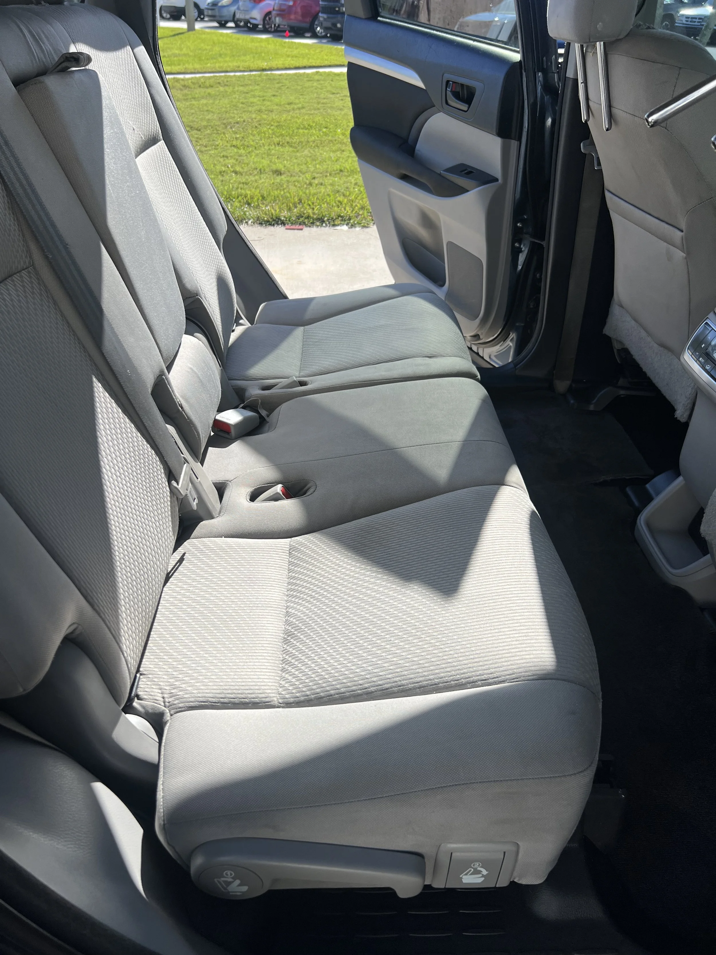 AFTER INTERIOR SEAT SHAMPOO AND STEAM CLEANING SERVICE