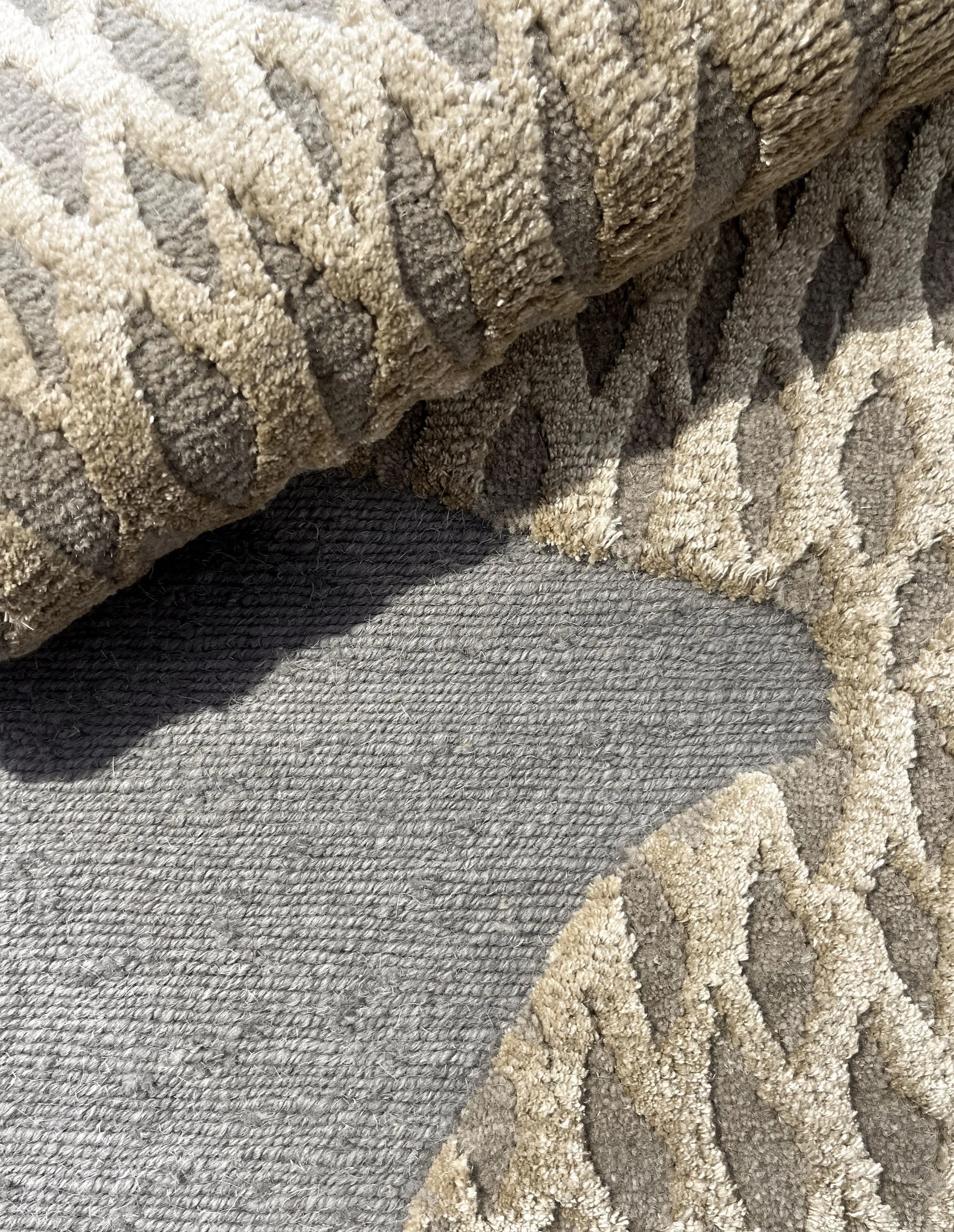 Crisscross way shown in silver pl_362 #102772 Gyaba Khapli silk detail.jpg