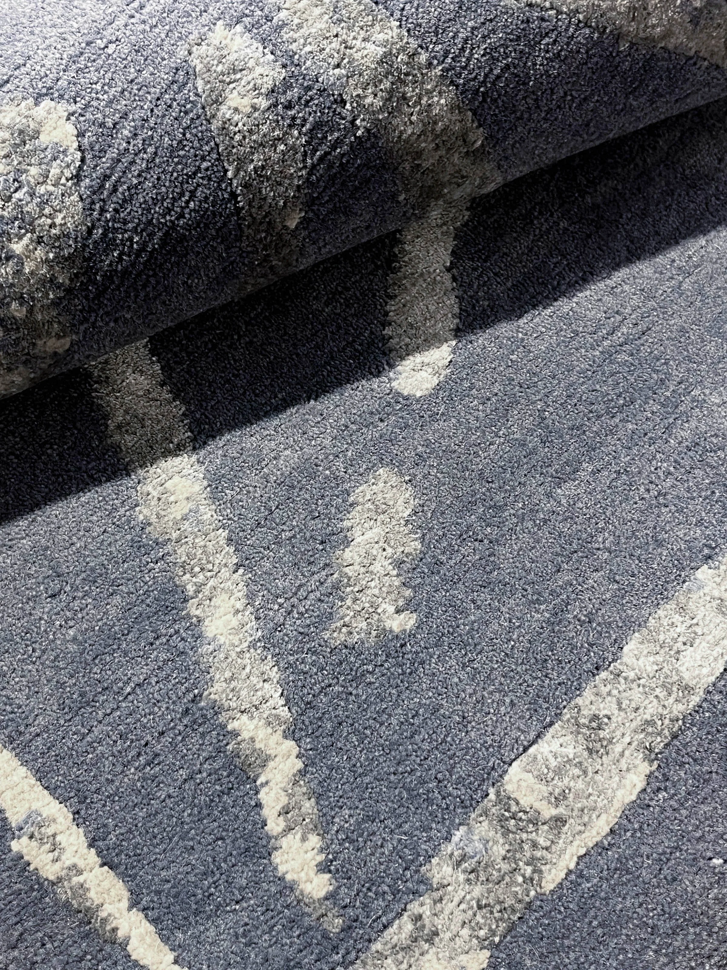 Sparks in pitch blue_detail 2.jpg