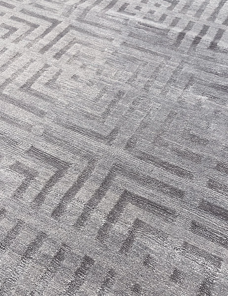 RECOLETA II TR93 82830 DETAIL CU.jpg