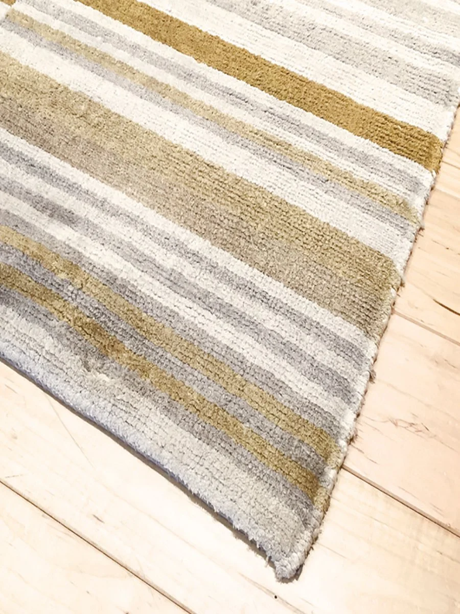 Abu All Silk_Pangden Sherab_ rug 95012_detail.jpg