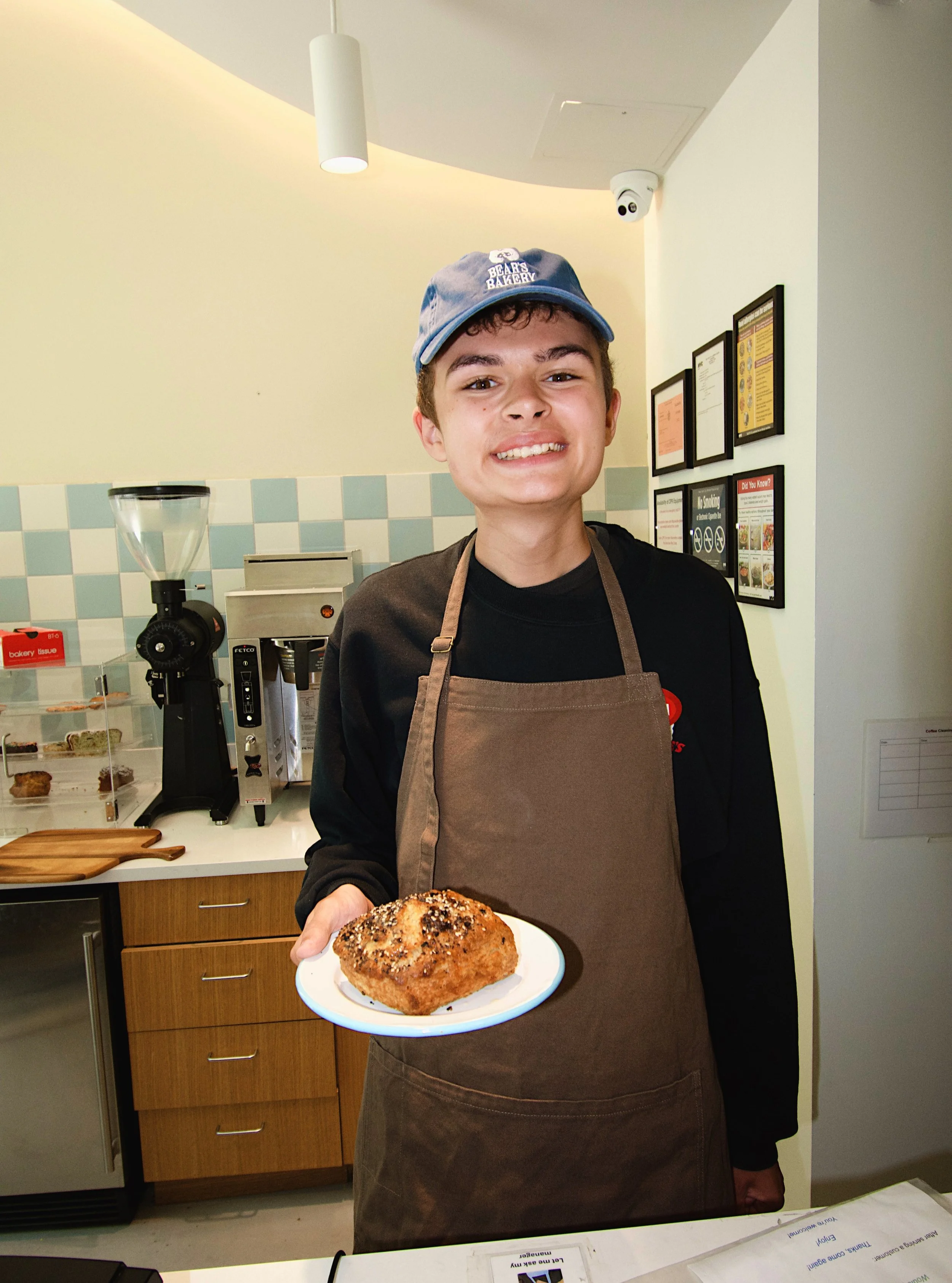 Meet Van! 👋 👋 👋 He loves to dance and will never forget your name. Come say hi!