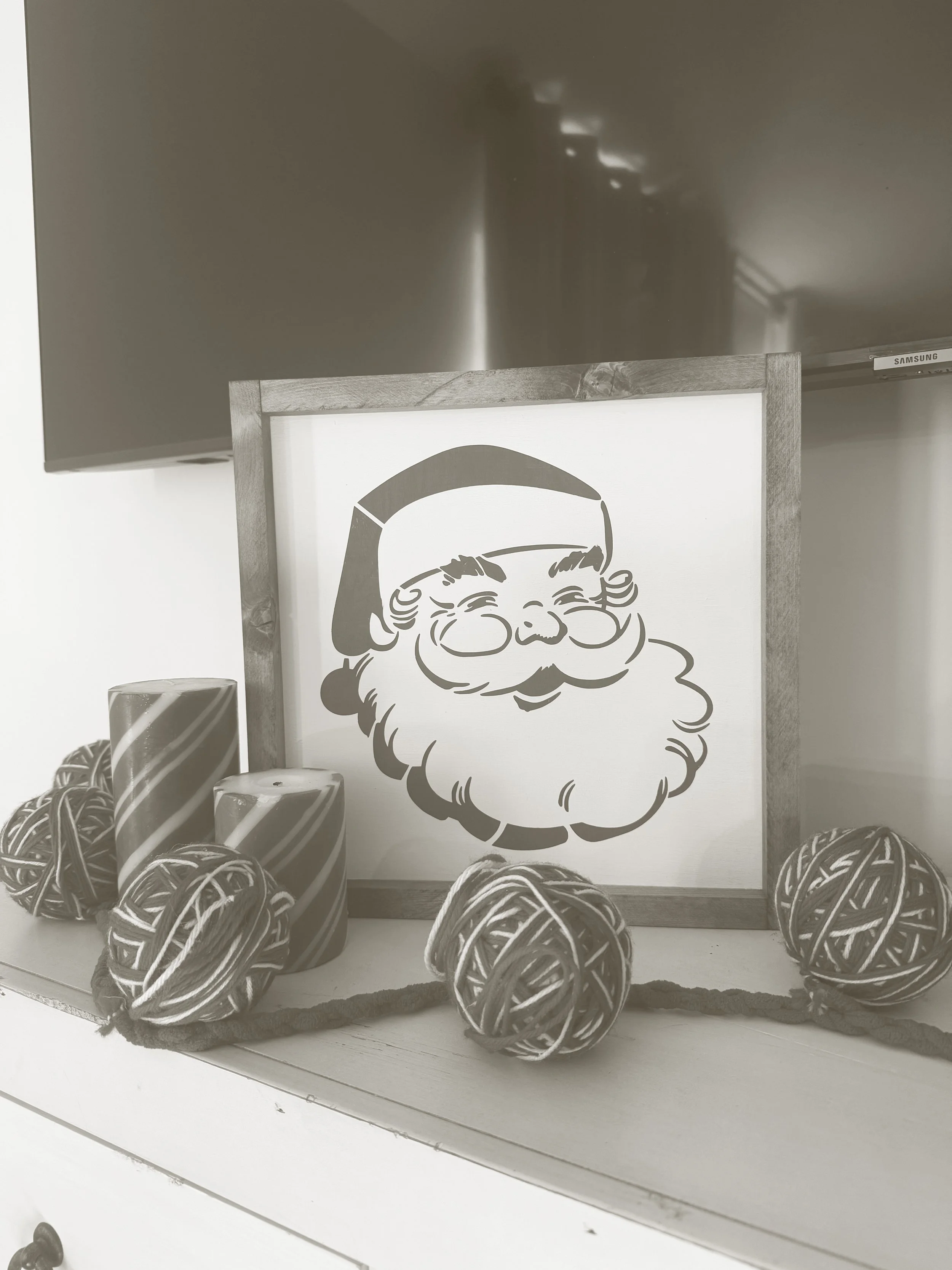 DIY Holiday Sign & Wreath Design