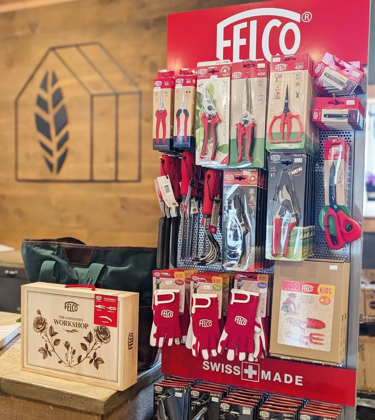 Getting great gardening tools isn't hard.
You just have to know where to look. 

#GreyHeronGardens
#GreyBruce
#SouthernGeorgianBay
#Meaford
#FelcoRetailer
@felco_official 
@felco_canada