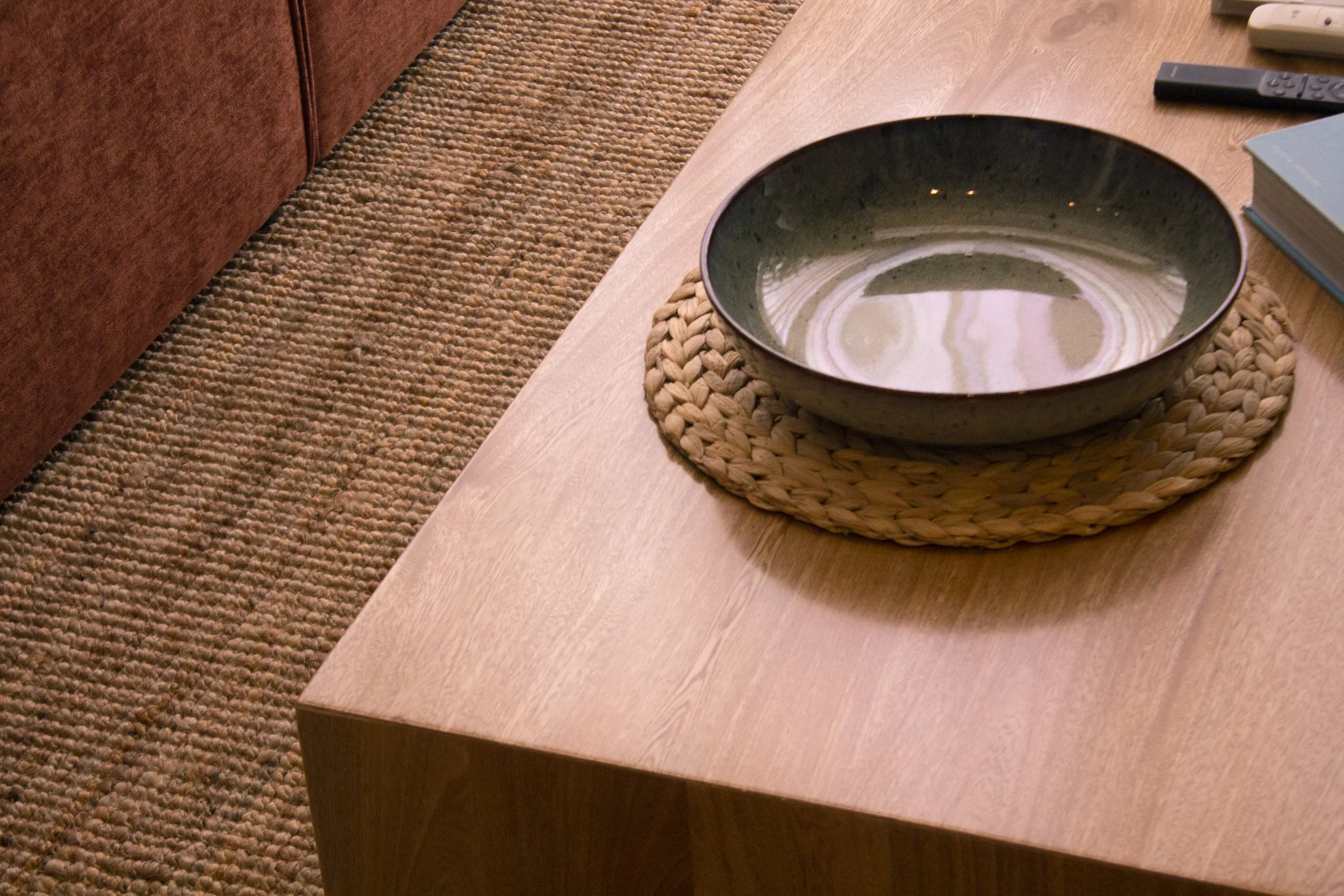 Diseño interior: MDE – Materia Diseño Espacio
Equipo: María Paulina Pérez Lopera · Juan Andrés López Duque · Alejandra Pérez Lopera
Ubicación: Energy Living, Medellín
Uso: Apartamento para hosting (Airbnb / Casacol)