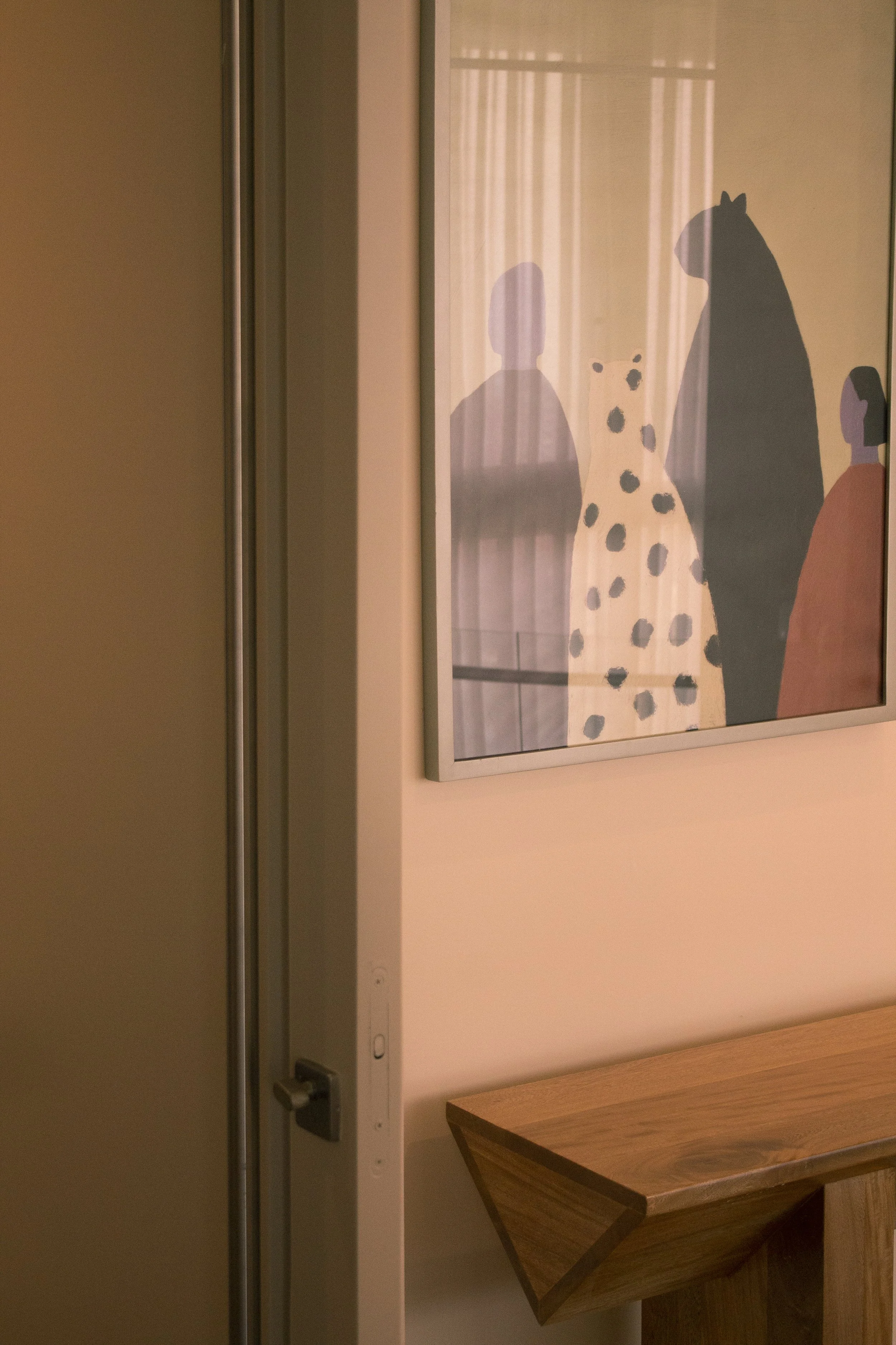 Diseño interior: MDE – Materia Diseño Espacio
Equipo: María Paulina Pérez Lopera · Juan Andrés López Duque · Alejandra Pérez Lopera
Ubicación: Energy Living, Medellín
Uso: Apartamento para hosting (Airbnb / Casacol)