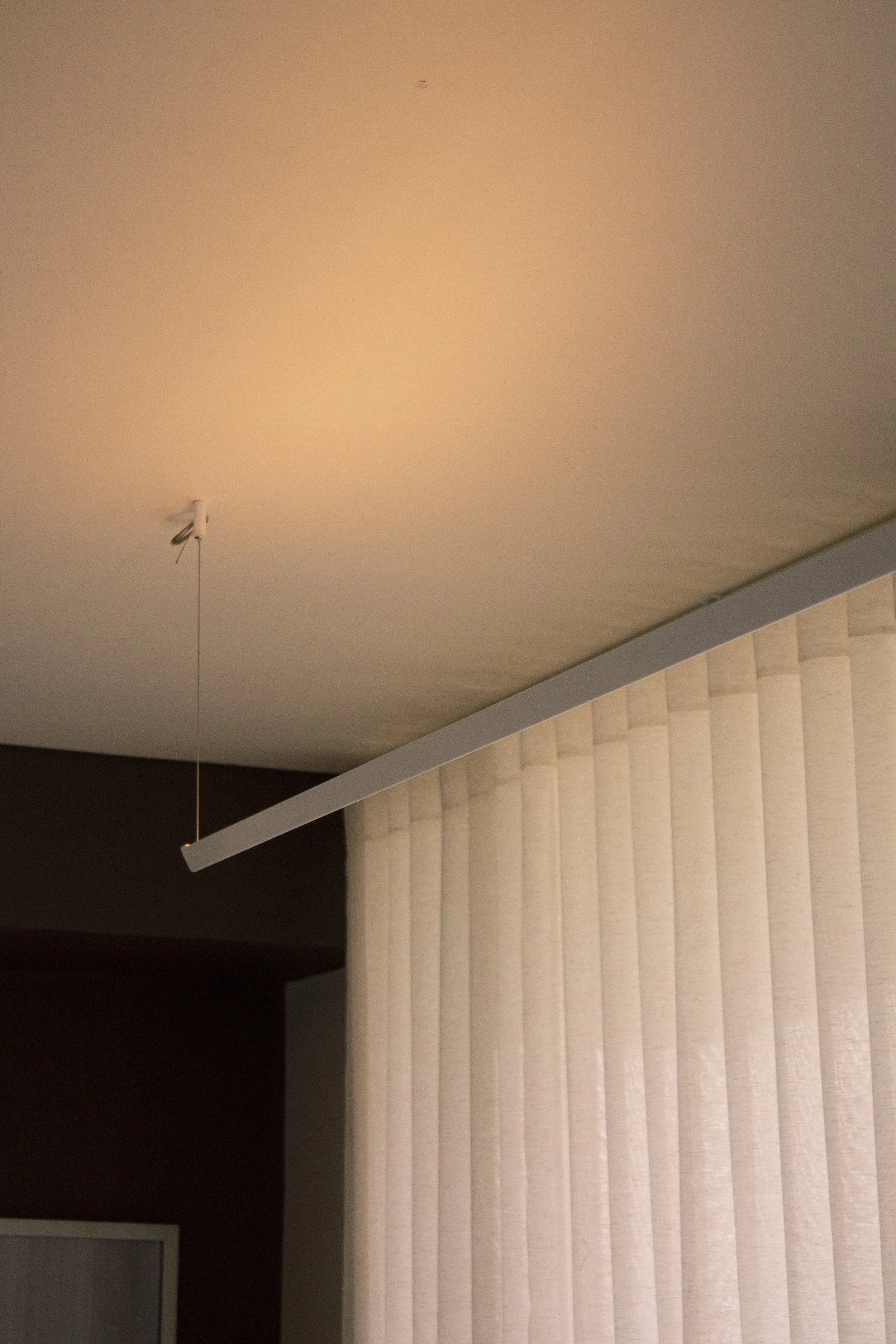 Diseño interior: MDE – Materia Diseño Espacio
Equipo: María Paulina Pérez Lopera · Juan Andrés López Duque · Alejandra Pérez Lopera
Ubicación: Energy Living, Medellín
Uso: Apartamento para hosting (Airbnb / Casacol)