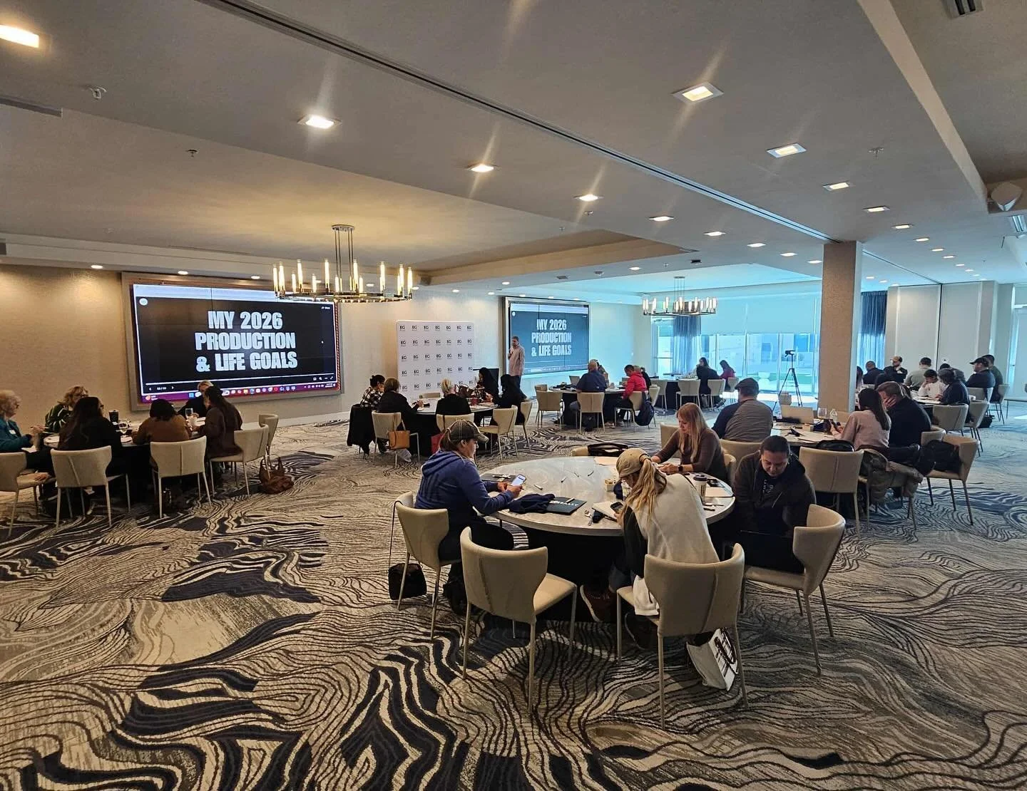 We’re passionate about empowering agents to grow…professionally and personally.
So today we gathered to plan, strategize, and set clear goals for 2026. Grateful for this group and the energy they bring!!๐ค 
#businessplanningclinic