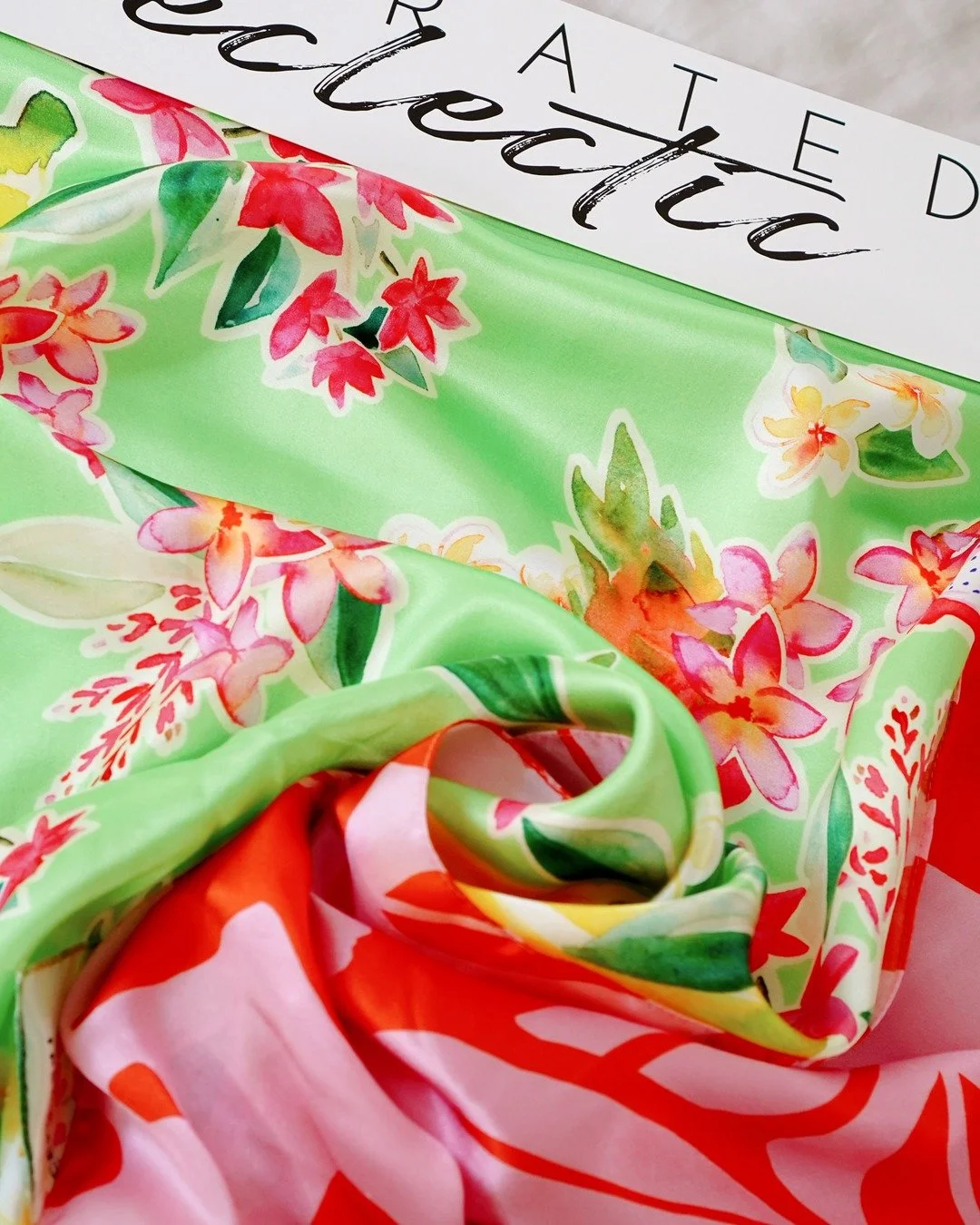 Nature went electric. 🌿🔴

When botanical meets bold, you get prints that feel both wild and intentional. This tropical collection plays green against red, soft against sharp, organic against graphic &mdash; and it works every time.

Swipe through t