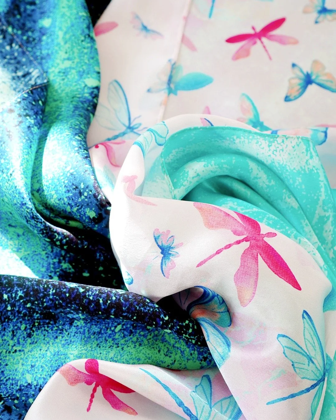 Electric energy lives in these fabrics. ⚡🌌

The dragonfly and butterfly print is one of my favs from this, with bright colors and gorgeous elements.

Bold pigment, galactic depth, and electric movement in every fold.

This is where color goes when i