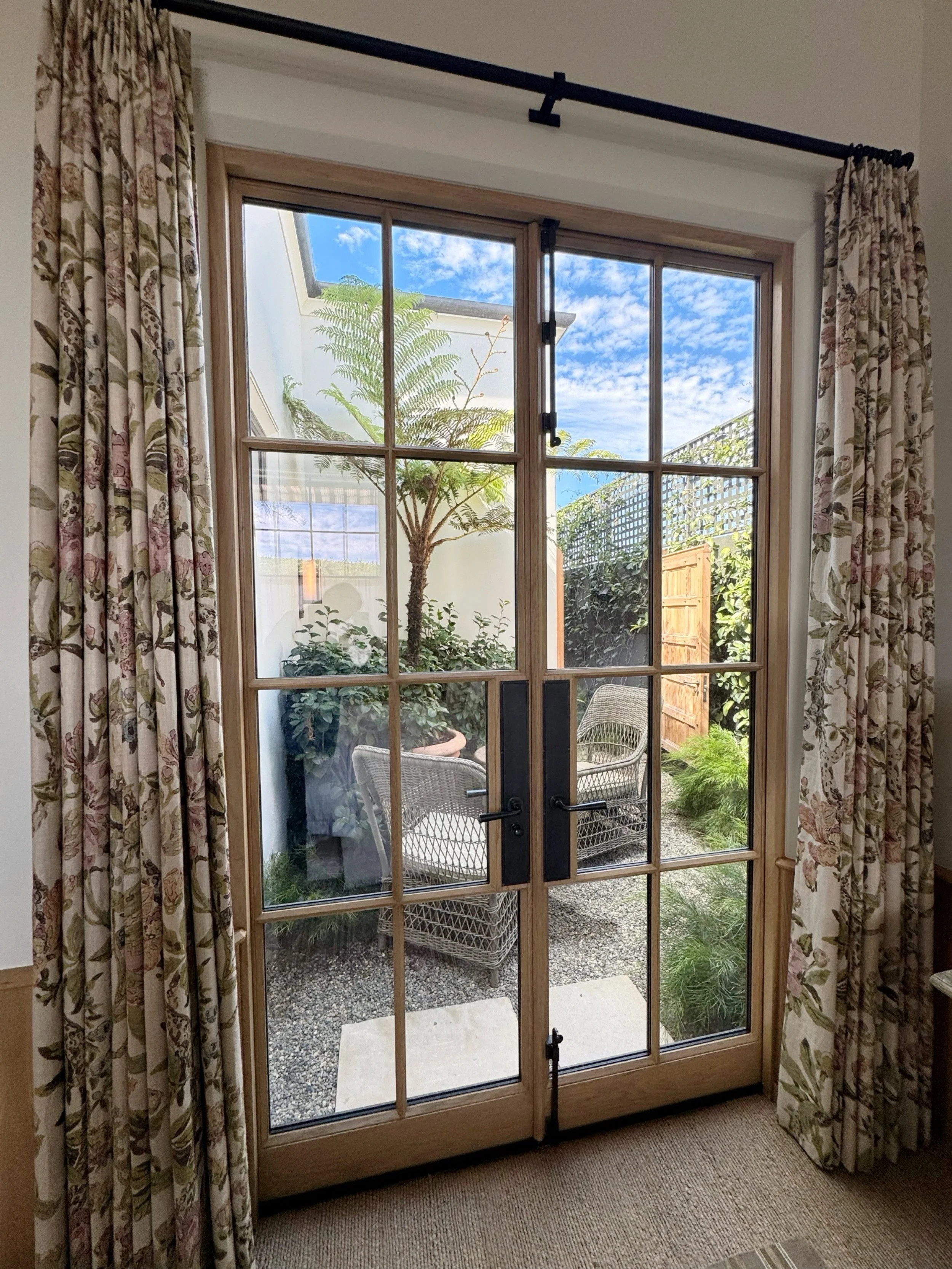 Beverly Hills, Weddle Gilmore