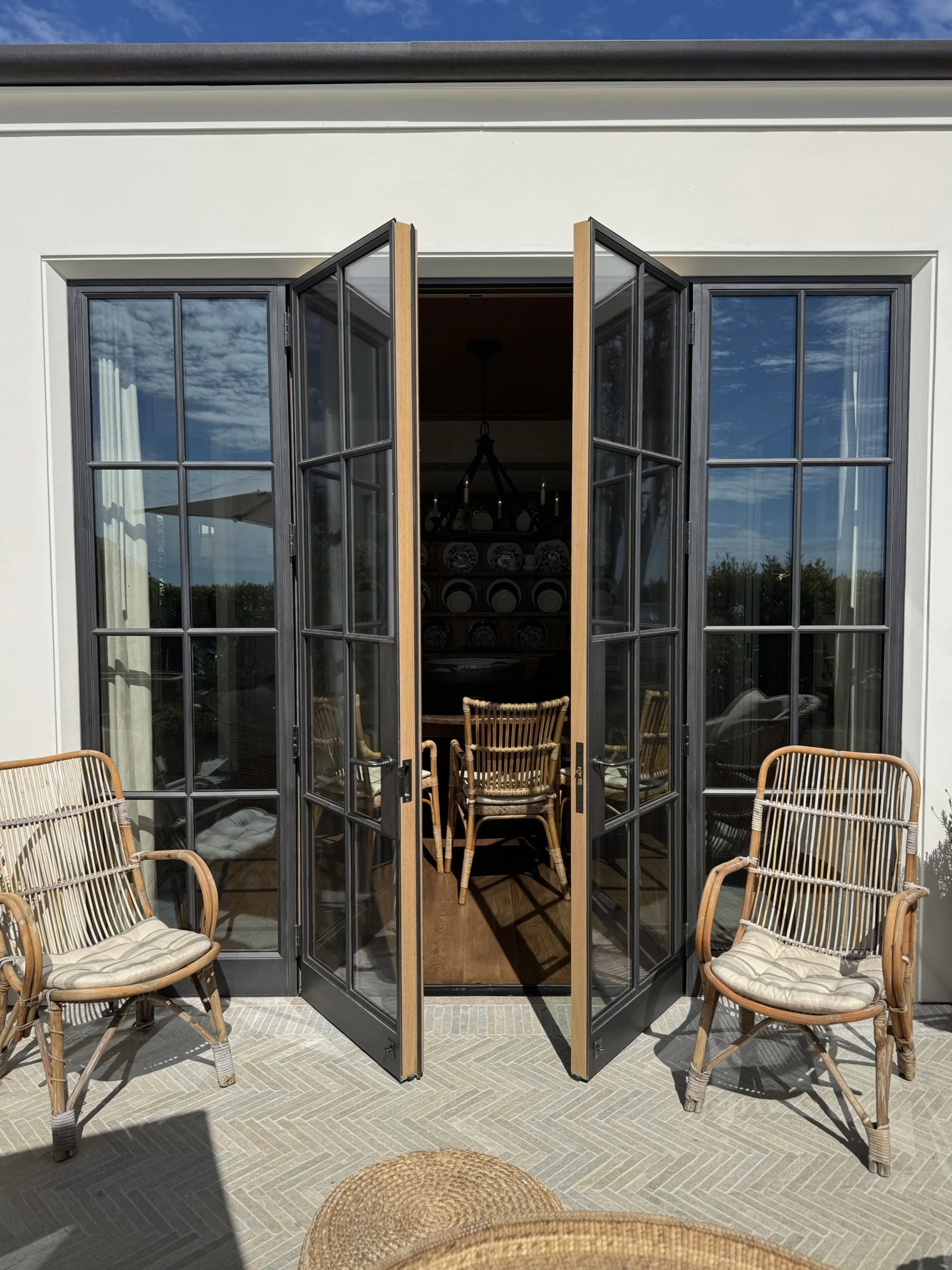 Beverly Hills, Weddle Gilmore