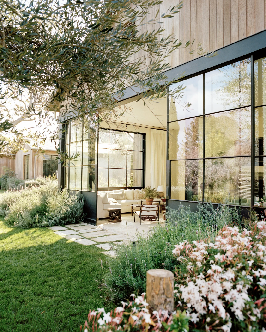 Holmby Hills, Backen & Backen