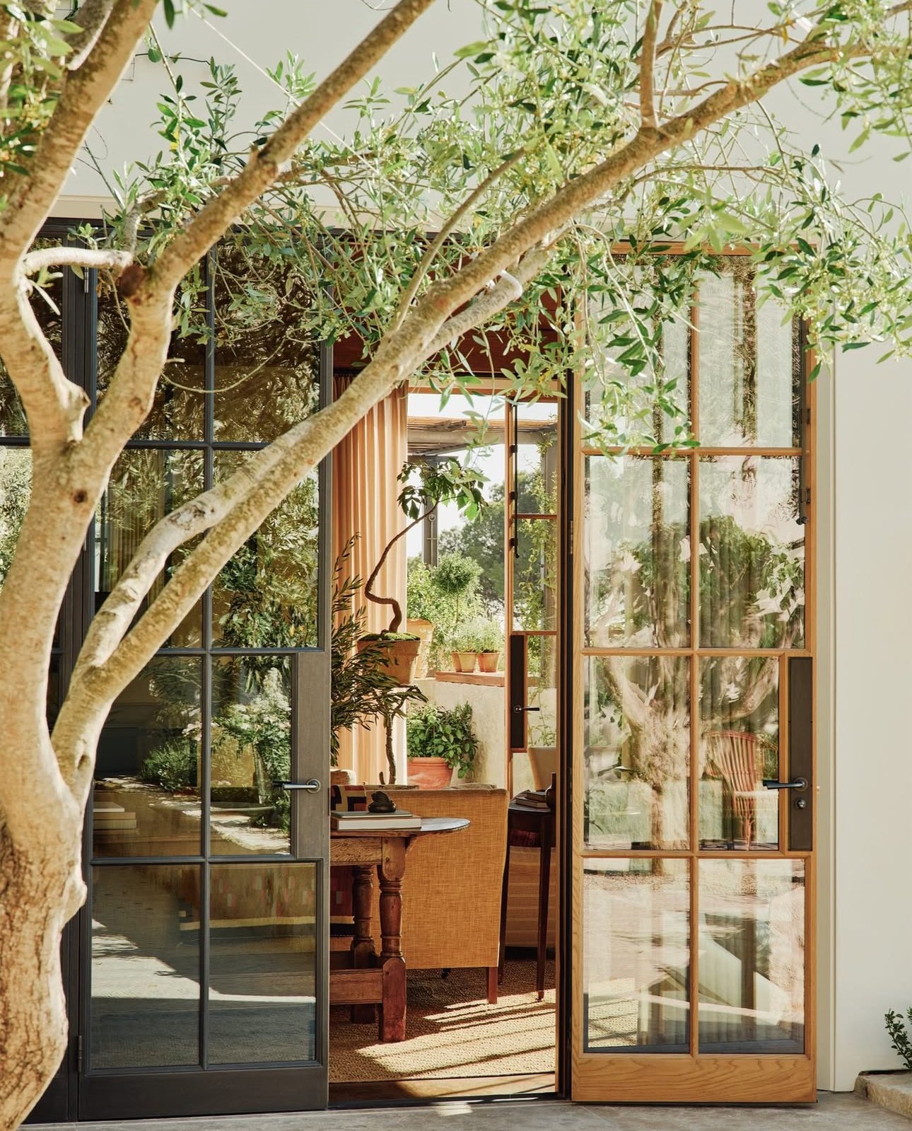 Beverly Hills, Weddle Gilmore