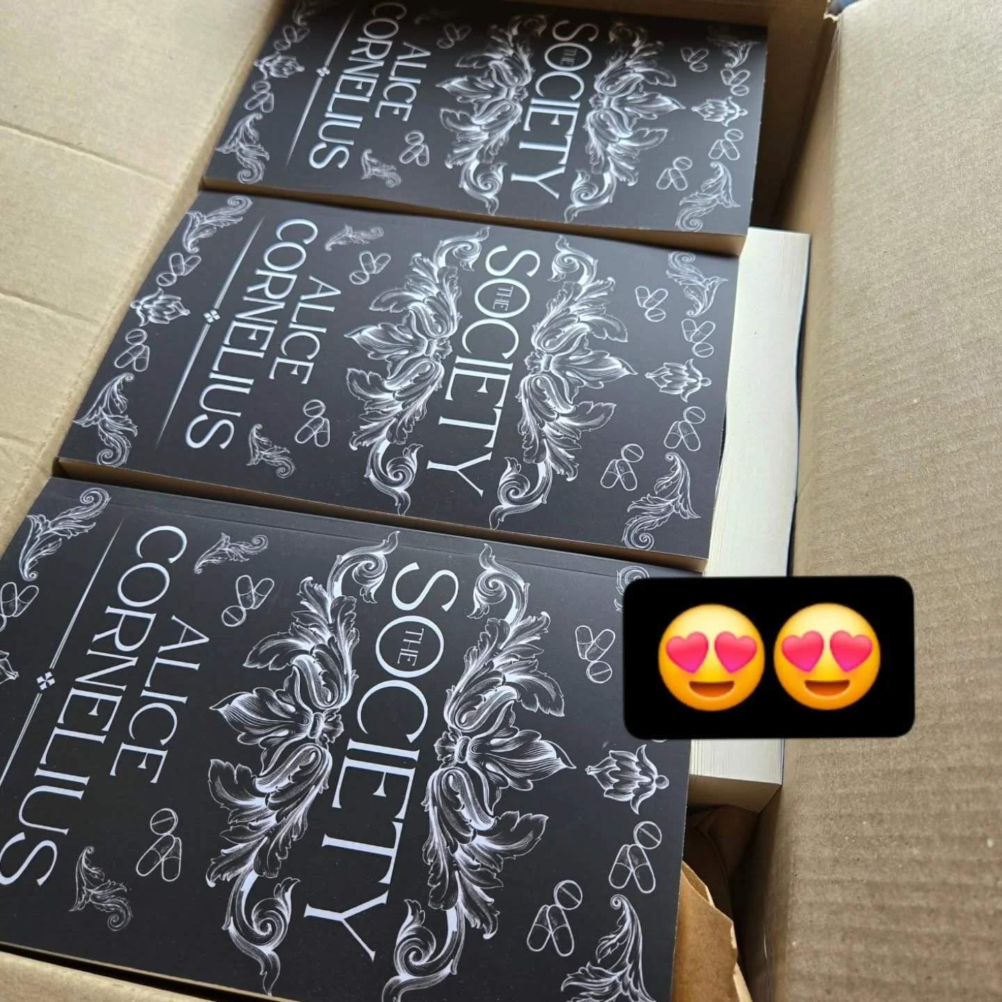 Yay! The first order of books has arrived!! I'll be dropping some around St Helens tomorrow if anyone wants a signed copy! 😉

#aussieauthor #romance #indieauthor #darkromance #forbiddenromance