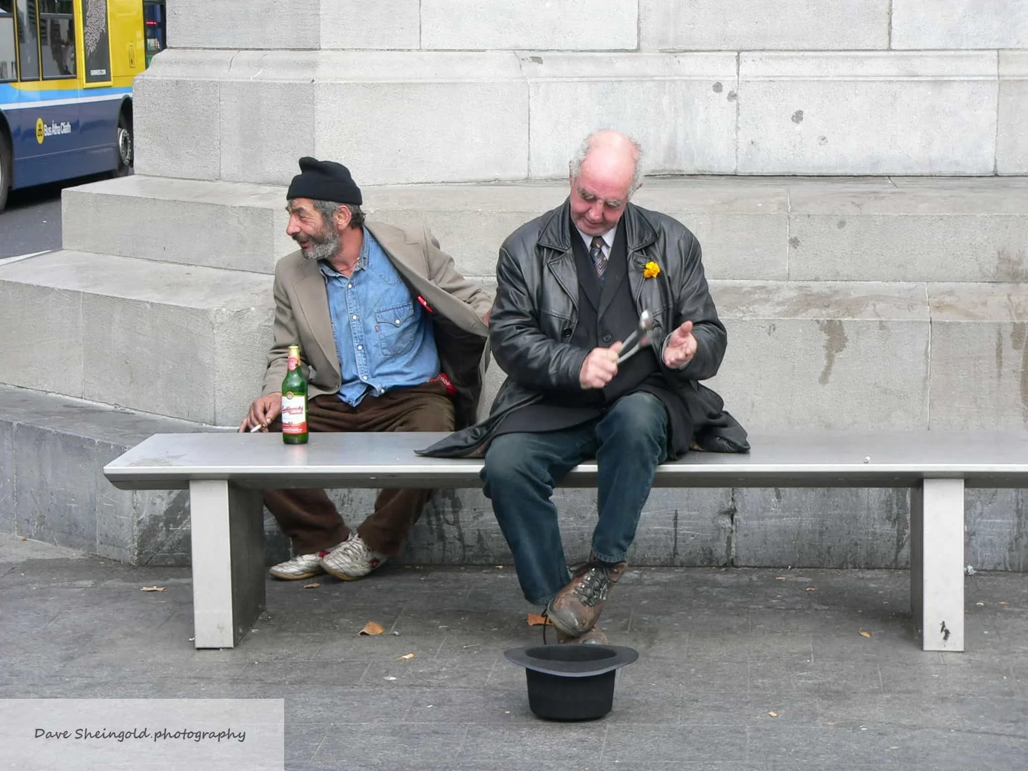 Spoon player meets  beer guzzler, Dublin, Ireland