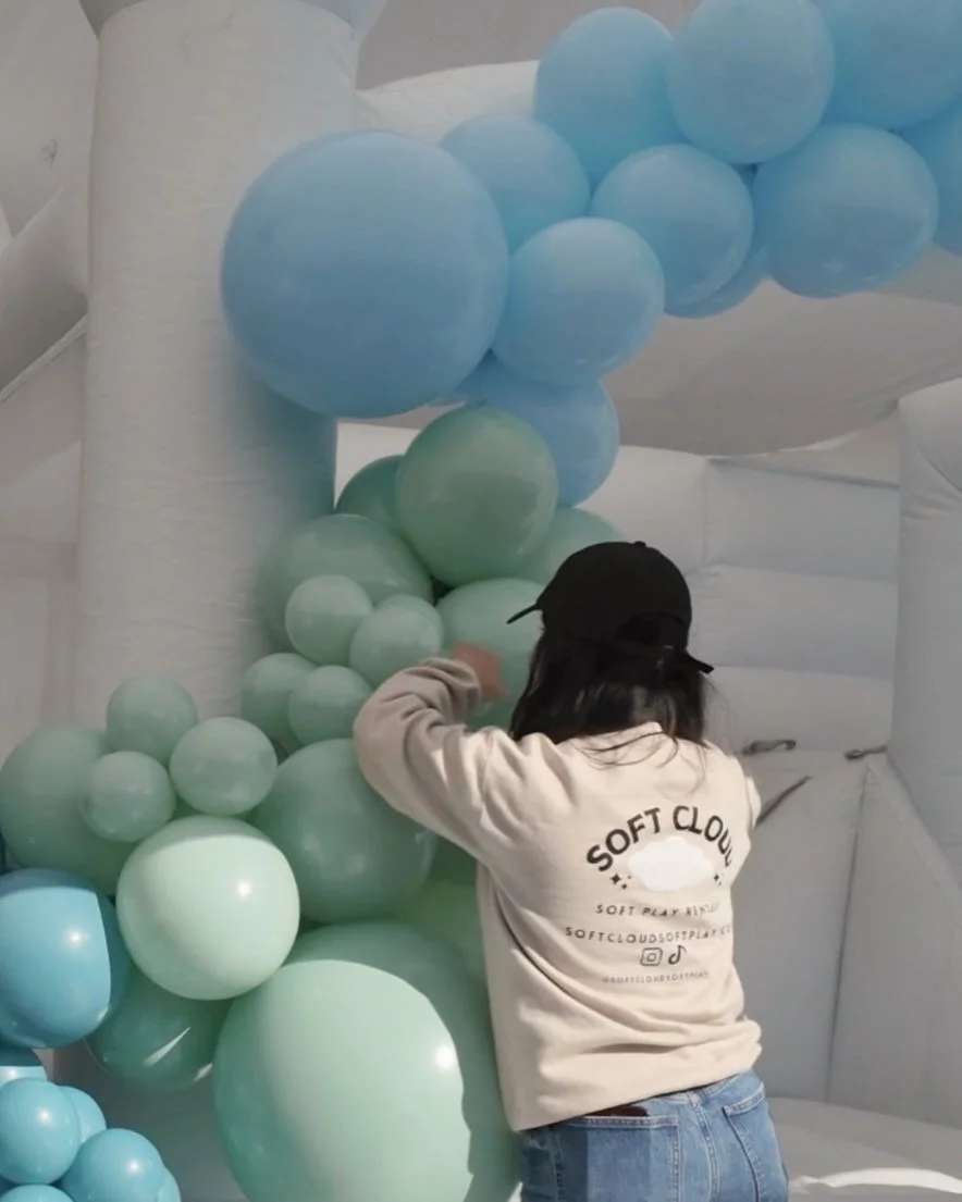 Behind the scenes of bringing Soft Cloud to life 🤍
Every setup is styled with intention.
#bayareaballoons #bayareapartyrentals #bayareaballoonartist