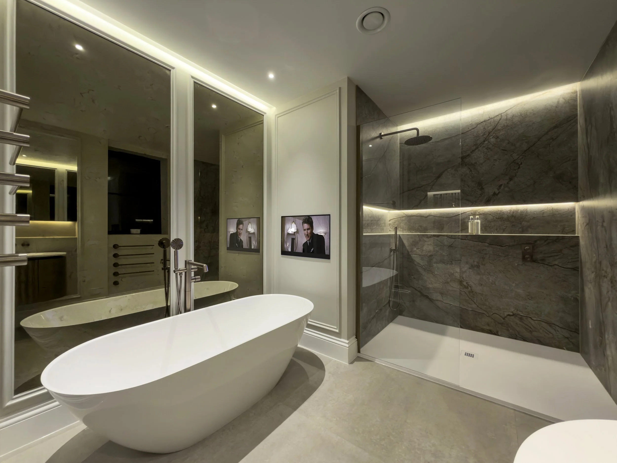 Main Bathroom copy.jpg