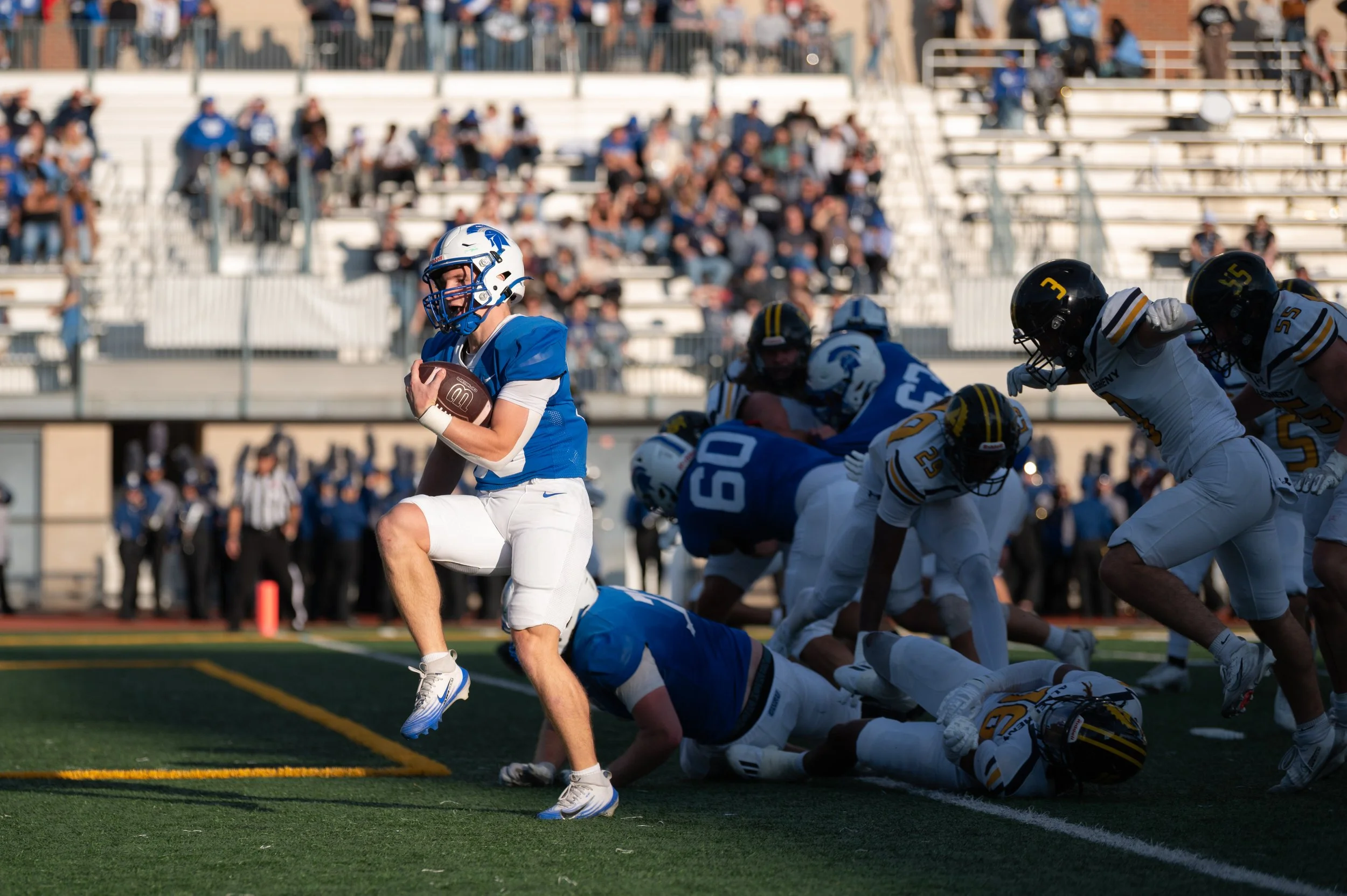 Case Western Reserve University running back Andy Kavcic (30) rushes for a touchdown during the second quarter of an NCAA football game against Allegheny, Saturday, Oct. 11, 2025, in Cleveland, Ohio. (Photo/Tyler Sun for The Observer)
