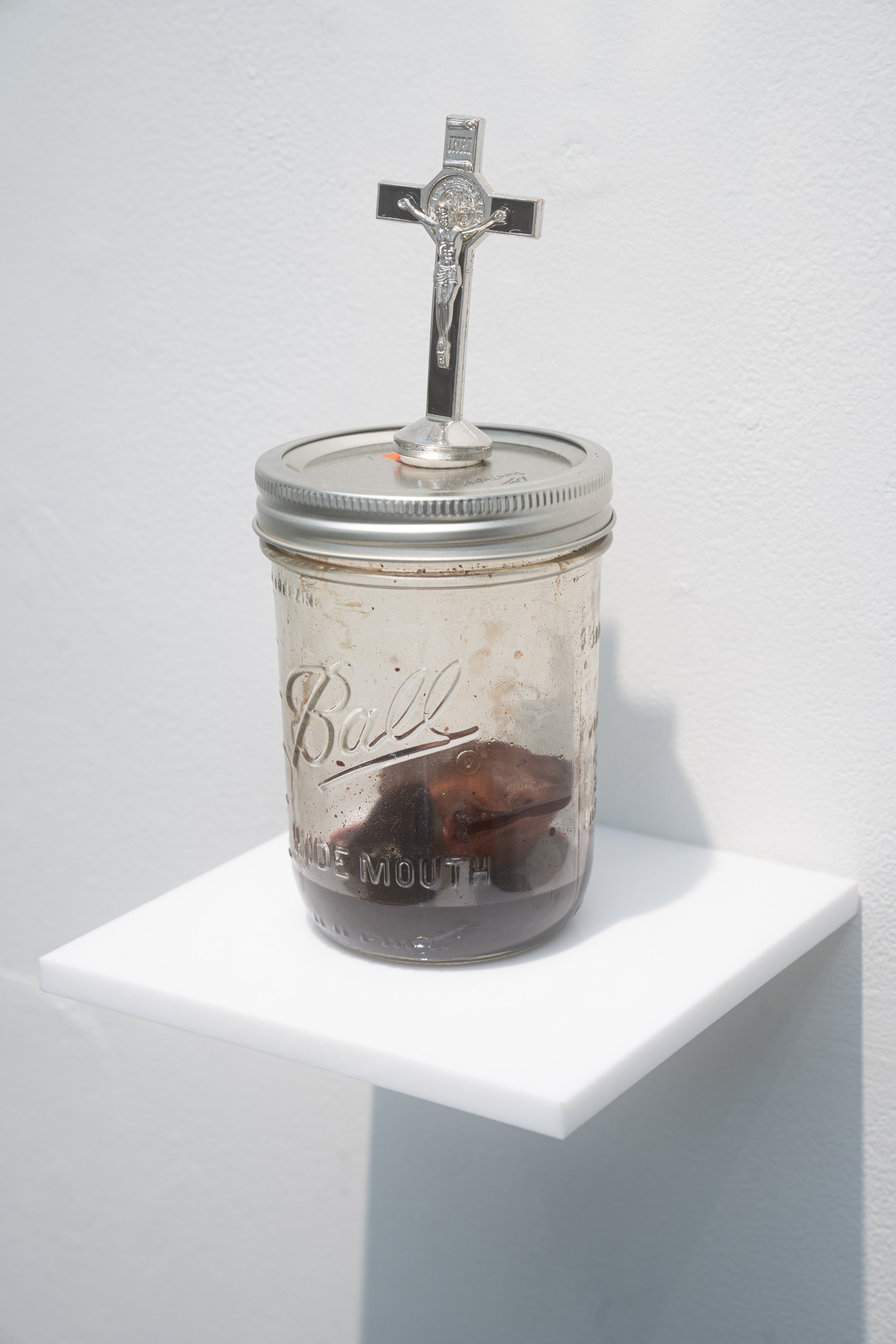 Amanda SRGE_Lindsay
a survivor is like the undead; too dead to live,
and too alive to die (alternate view), 2026
Cow vertebra, artistʼs blood, glass jar, found object
3.5 x 8 inches
8.89 x 20.32 cm