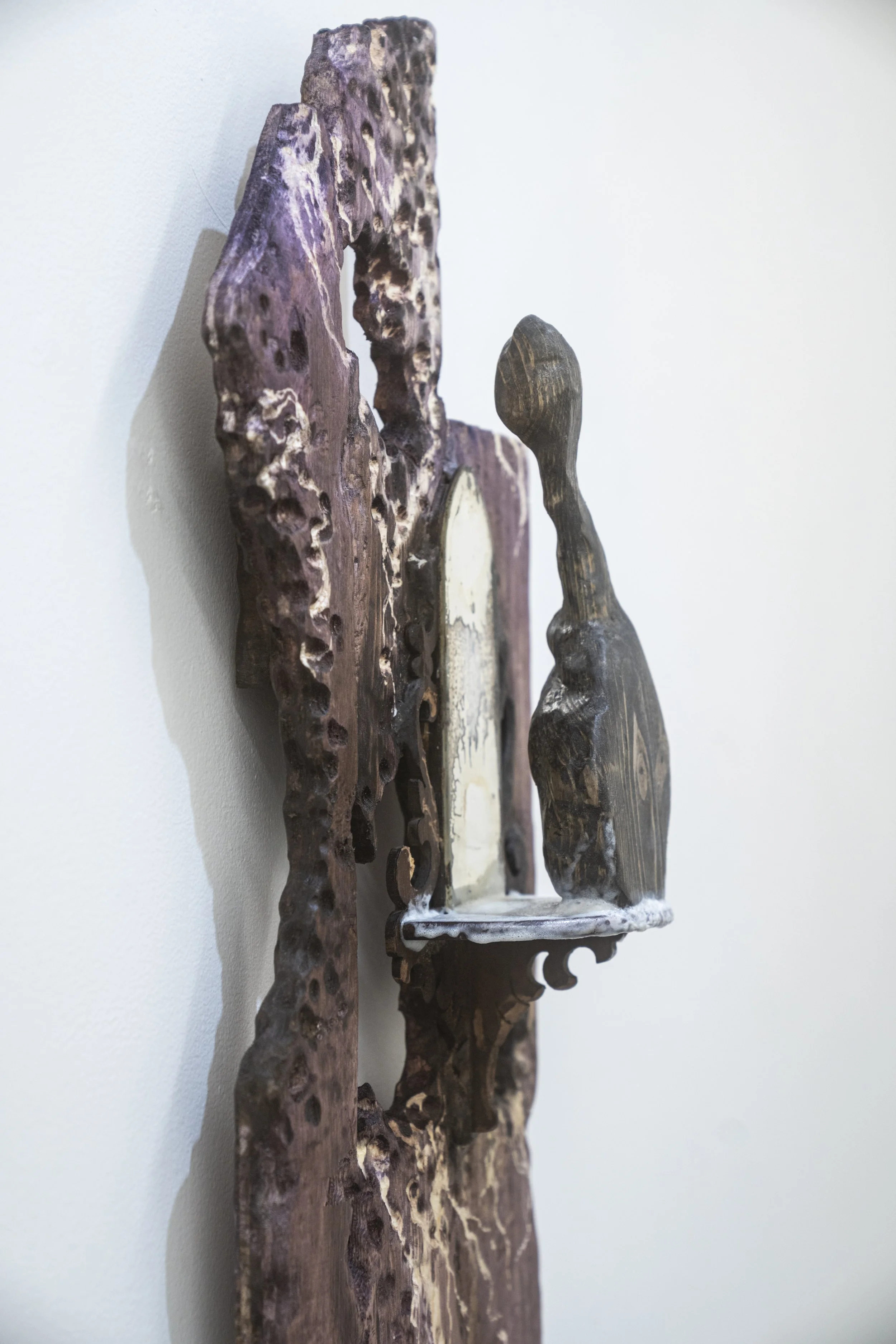 Echo Yan
Lumber Remembers Being A Tree (detail)
2025
Pine, antique mirror, epoxy clay, resin
29 × 10.5 × 5.5 in.
73.66 × 26.67 × 13.97 cm.