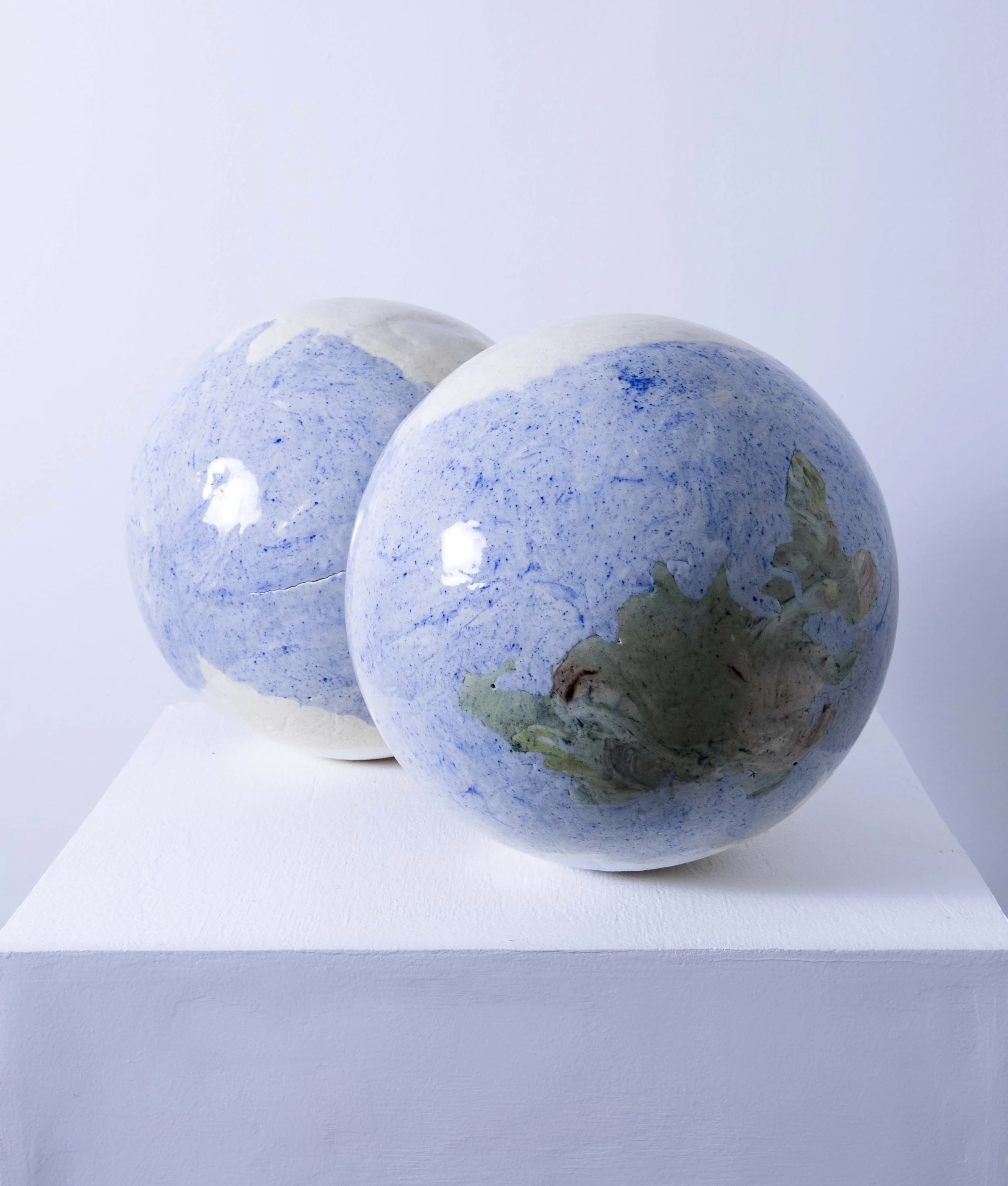 Vanessa Sandoval
G E O D E S Y (detail)
2025
Ceramics 
Series of 10
Dimensions variable