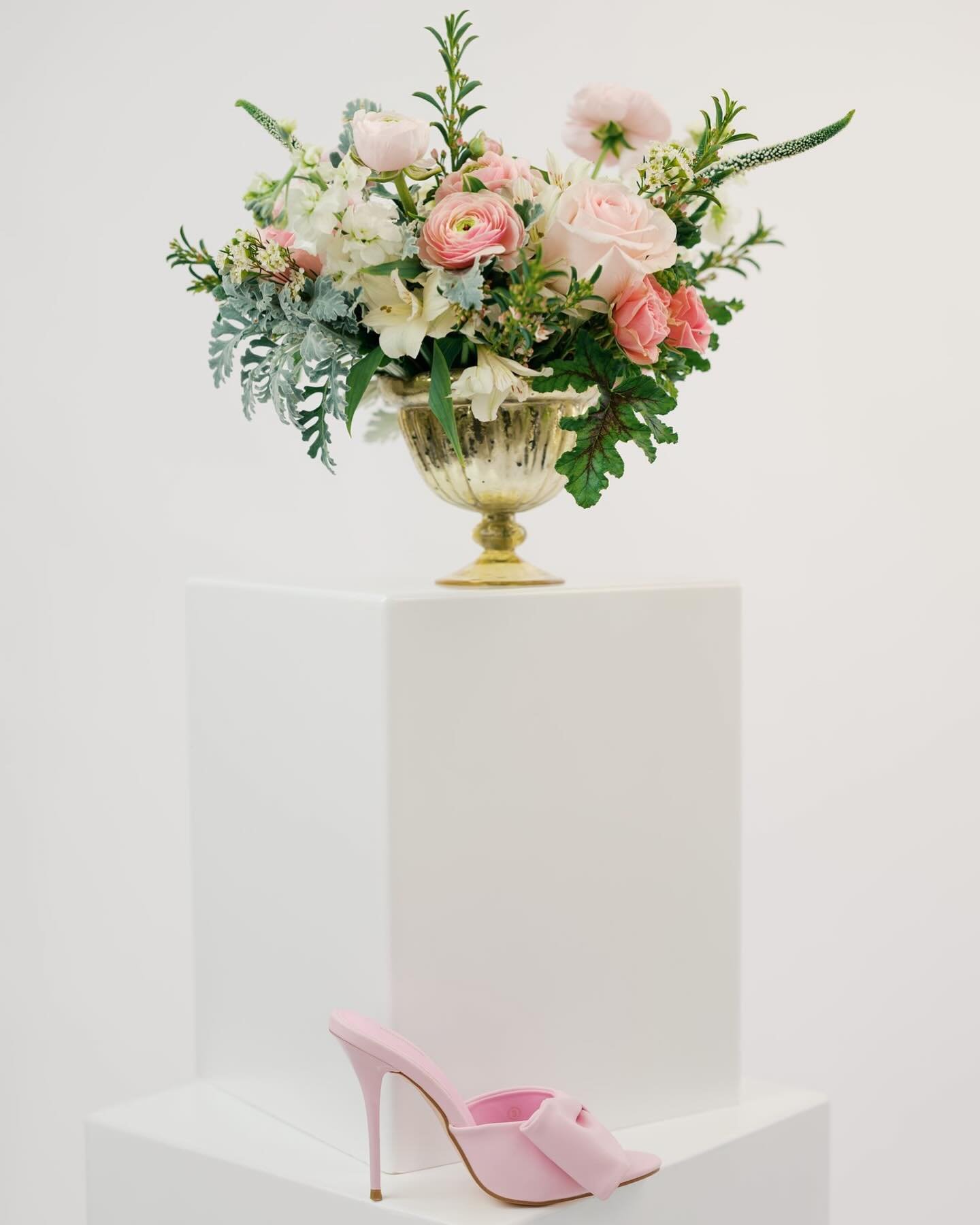 Really, really pretty things are coming soon&hellip;
Think pink, parties, and picture-perfect weddings. Stay tuned!

#NotedEvents #PrettyInPink #AllThingsPretty #ComingSoon #WeddingPlanning #EventMagic #BoutiquePlanner #PastelDreams

✨💖🥂