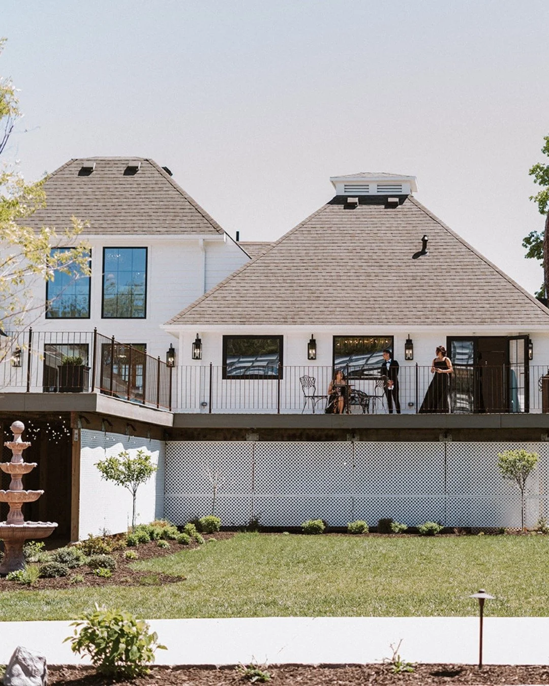 A moment for our first wedding at @theglasshouseatriveroaks 🥀

&amp; it's not our last! Stay tuned for more exciting things happening at this gorgeous venue!

#kansascityweddingplanner #kcweddingplanning #weddingplanning #kcwedding #kansascityweddin