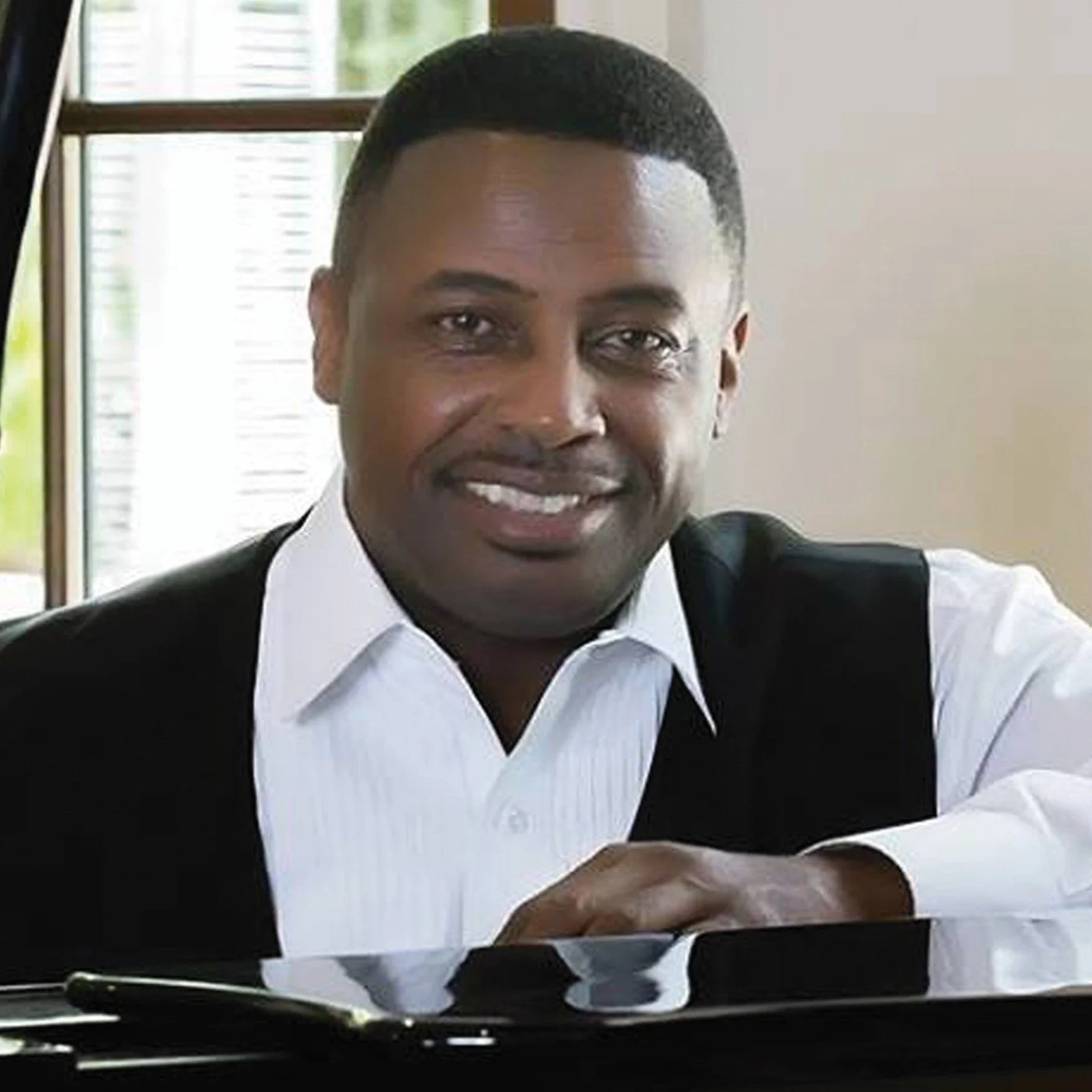 Live Music Series: Richard 88 Fingers