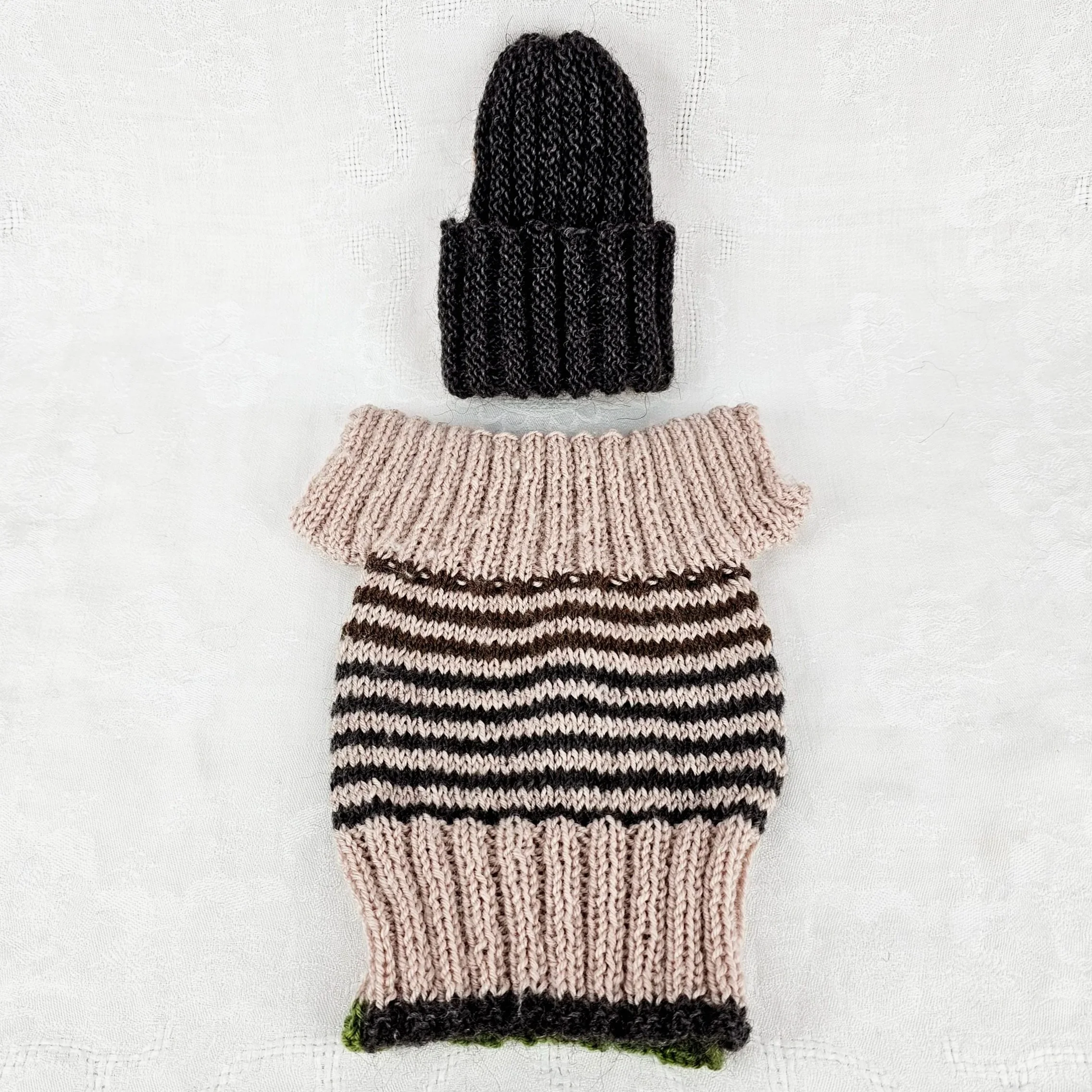 basic easy knitting pattern patterns for beginners Baby Vest and Tiny Hat digital download