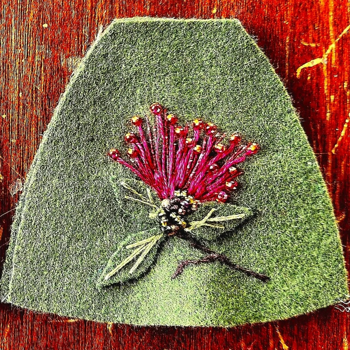Felt+pohutukawa+embroidered+NZ+Maori+fairy+with+korowai+cloak+back+detail+two+skirts.jpg
