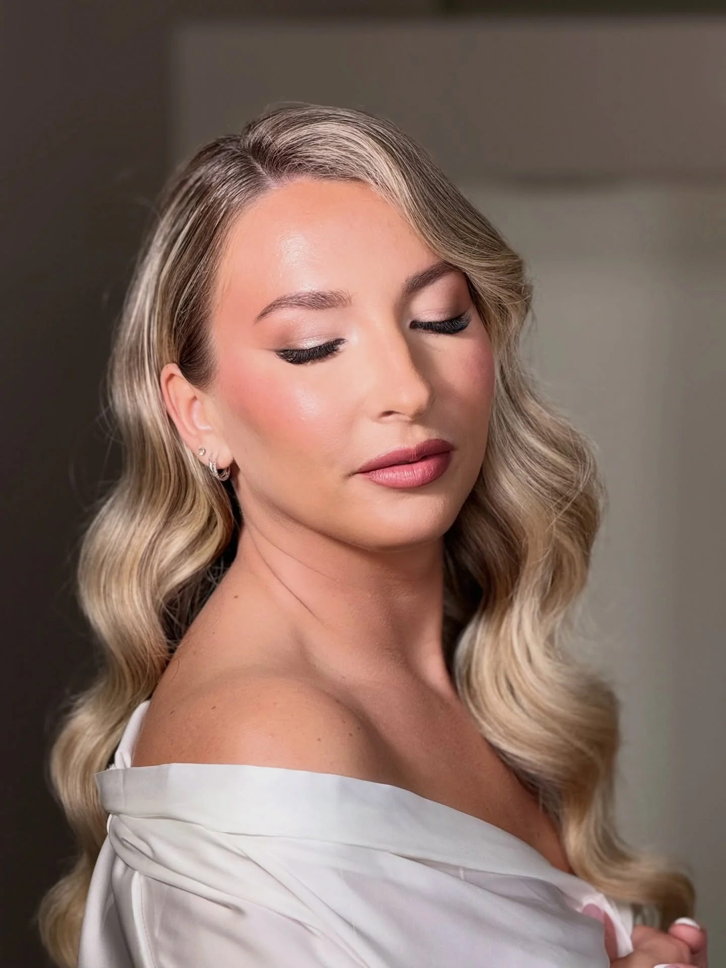 Amanda 

Timeless love 

@valerialunamakeup 
@zoeelizabethteam 
@mariograjeda.beauty 
@bluevenadoweddings 

#MarioGrajedaWeddingStylist #RivieraMayaWeddings #WeddingStylist #PlayaDelCarmenWeddings#WeddingMakeup BridalHair  TulumWeddings CancunWedding